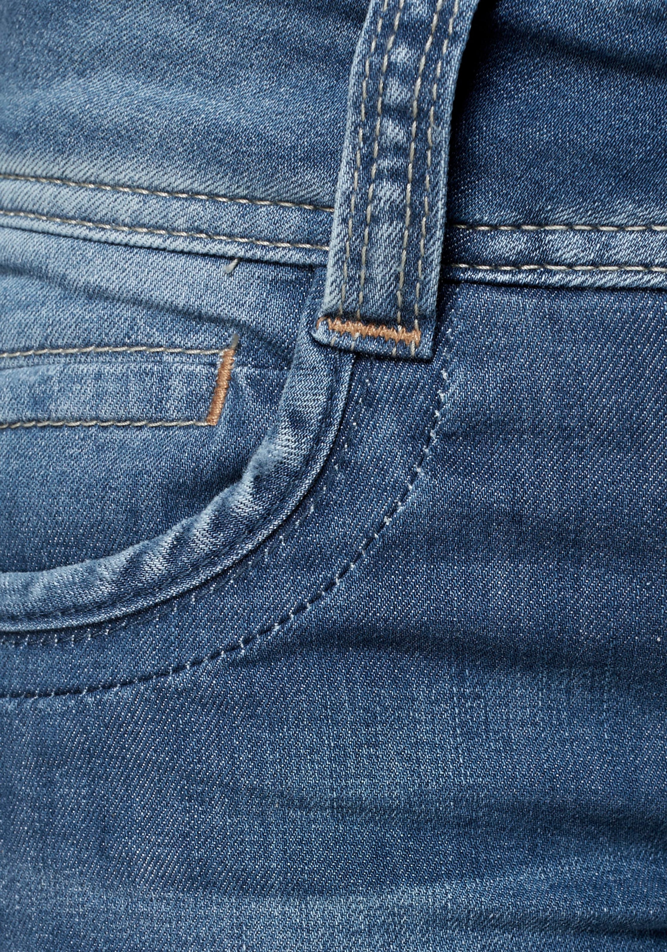 Pepe Jeans Straight-Jeans »GEN«, in Baumwoll-Qualtät mit geradem Bein und Doppel-Knopf-Bund