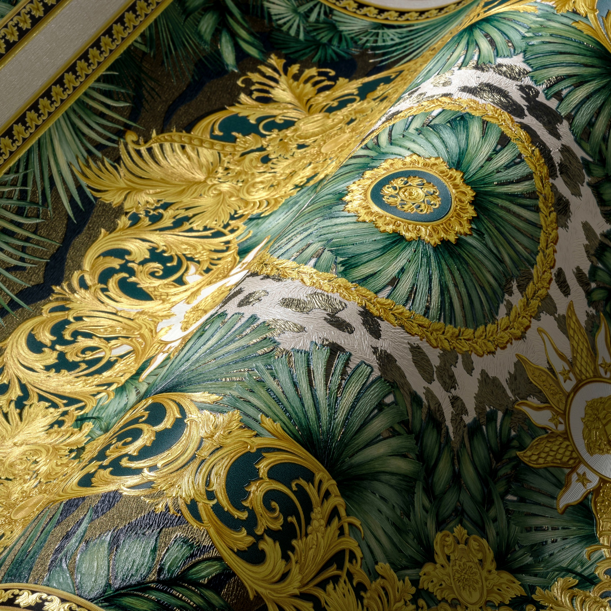 Versace Vliestapete »Wallpaper Versace 5 Design«, leicht glänzend-gemustert-abstrakt, Dschungel auffallende Fliesen-Tapete Tapeten Wohnzimmer Schlafzimmer