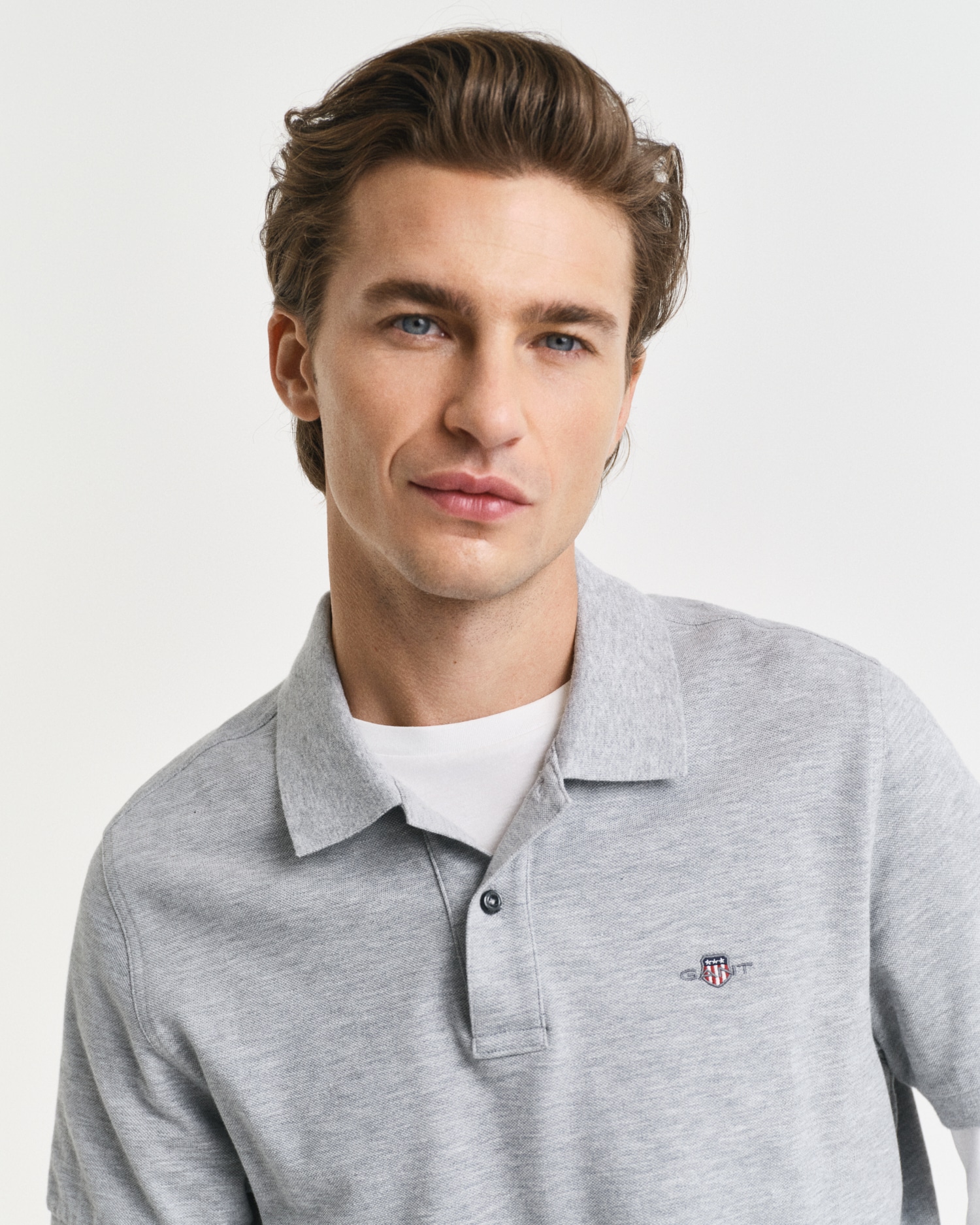 Gant Poloshirt »REG SHIELD SS PIQUE POLO« mit Logo und Flachstrickkragen 100% Baumwolle Pique
