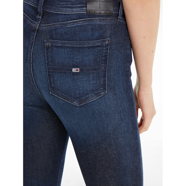 Tommy Jeans Bequeme Jeans »Sylvia«, mit Ledermarkenlabel online bestellen