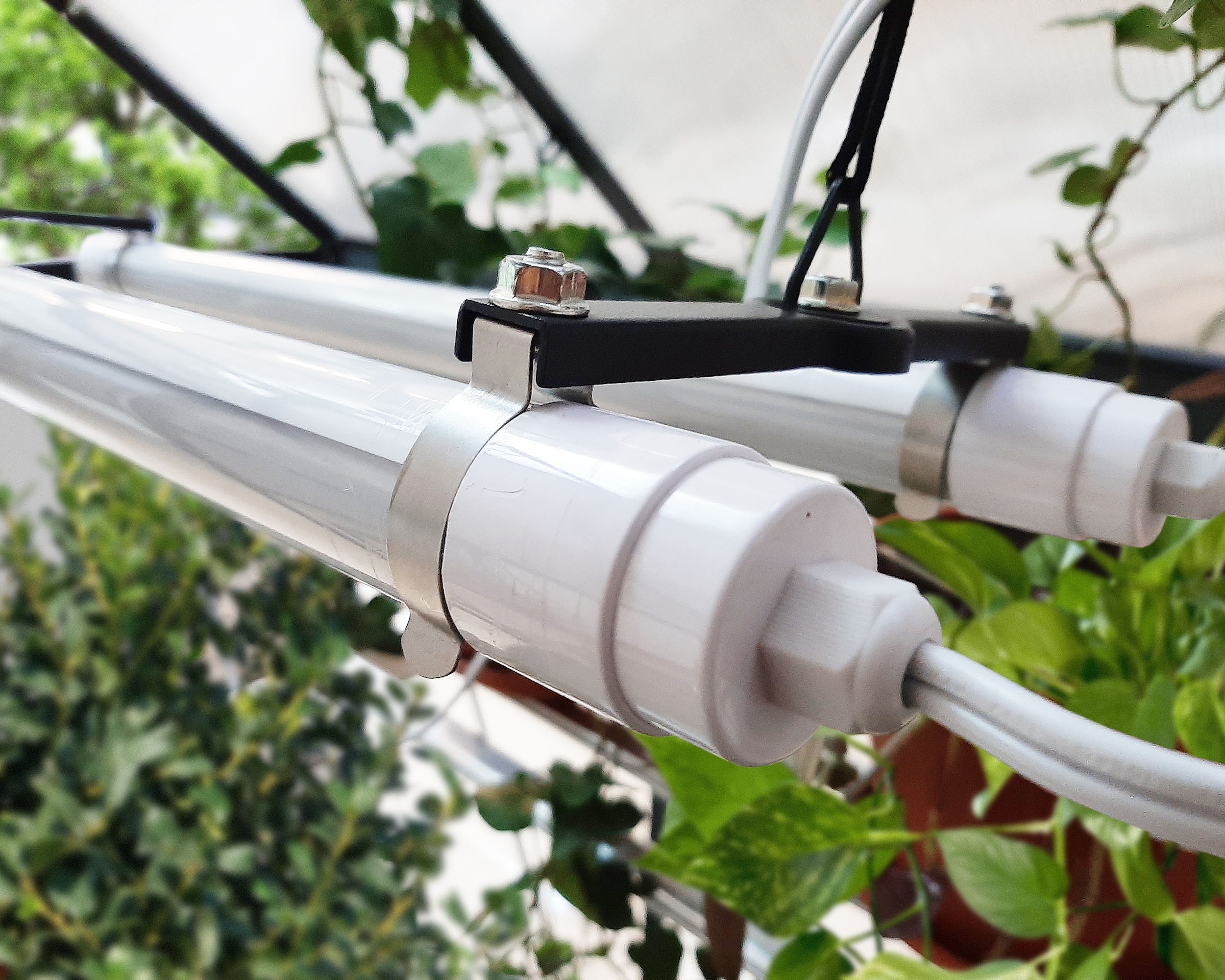 Palram - Canopia LED Gartenleuchte »Brighton«, Leuchtmittel LED-Modul | LED fest integriert, LED-UV-Wachstumslicht für Gewächshäuser