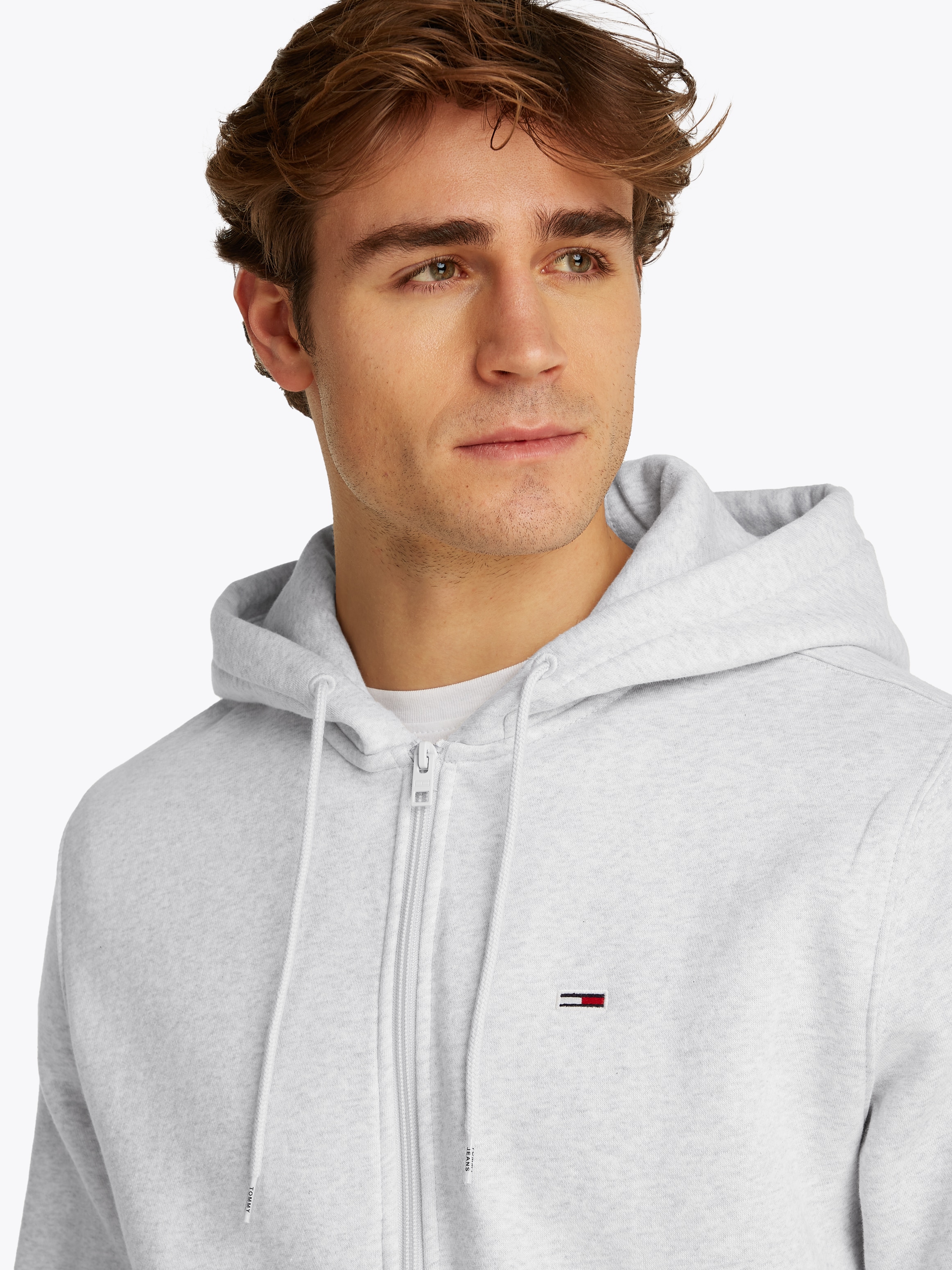 Tommy Jeans Sweatshirt »TJM REG S FLAG ZIP FLEECE THRU«, mit bestickten Markenlogo auf Brusthöhe