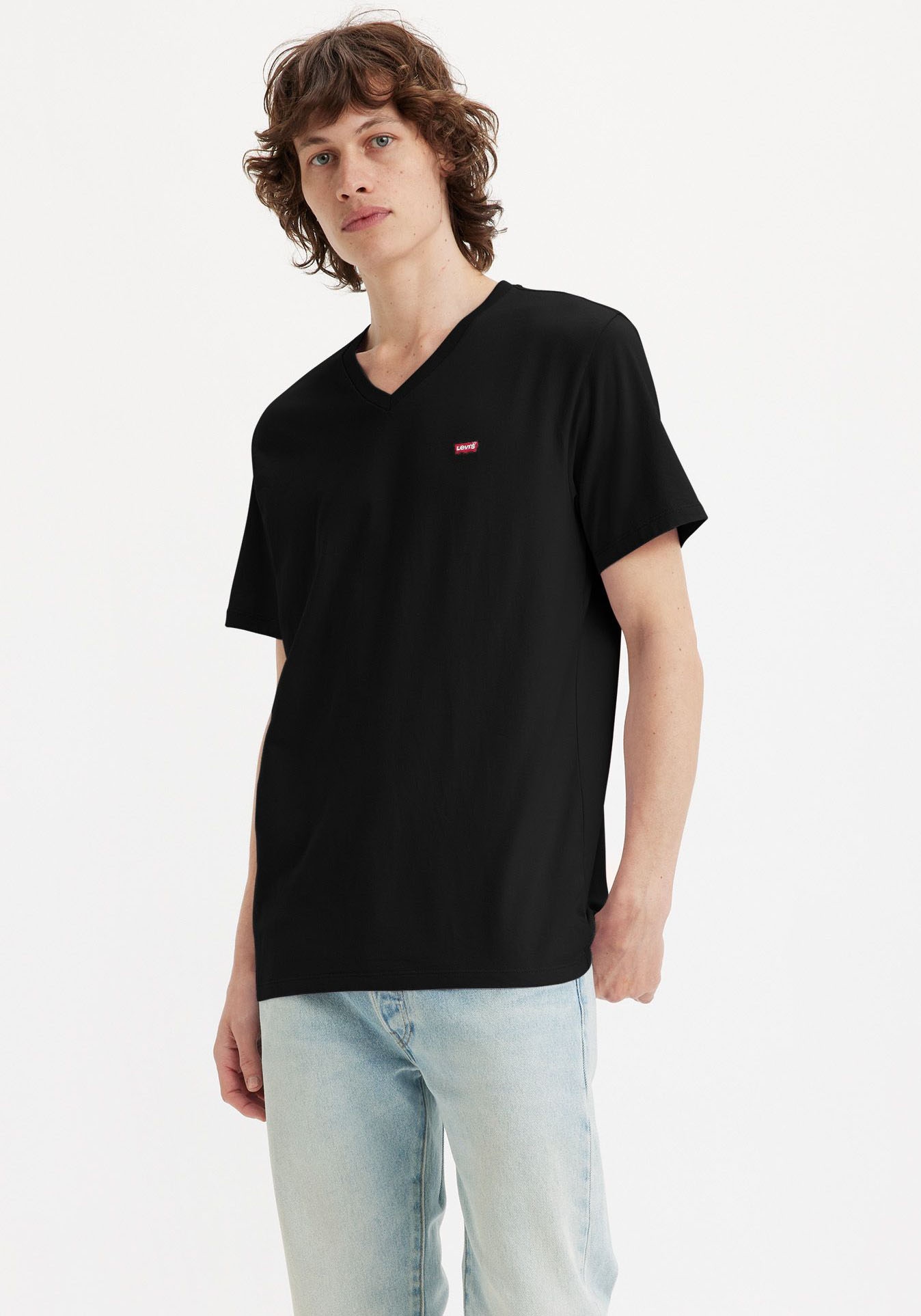 Levi's® V-Shirt »LE ORIGINAL HM VNECK«, mit Logostickerei
