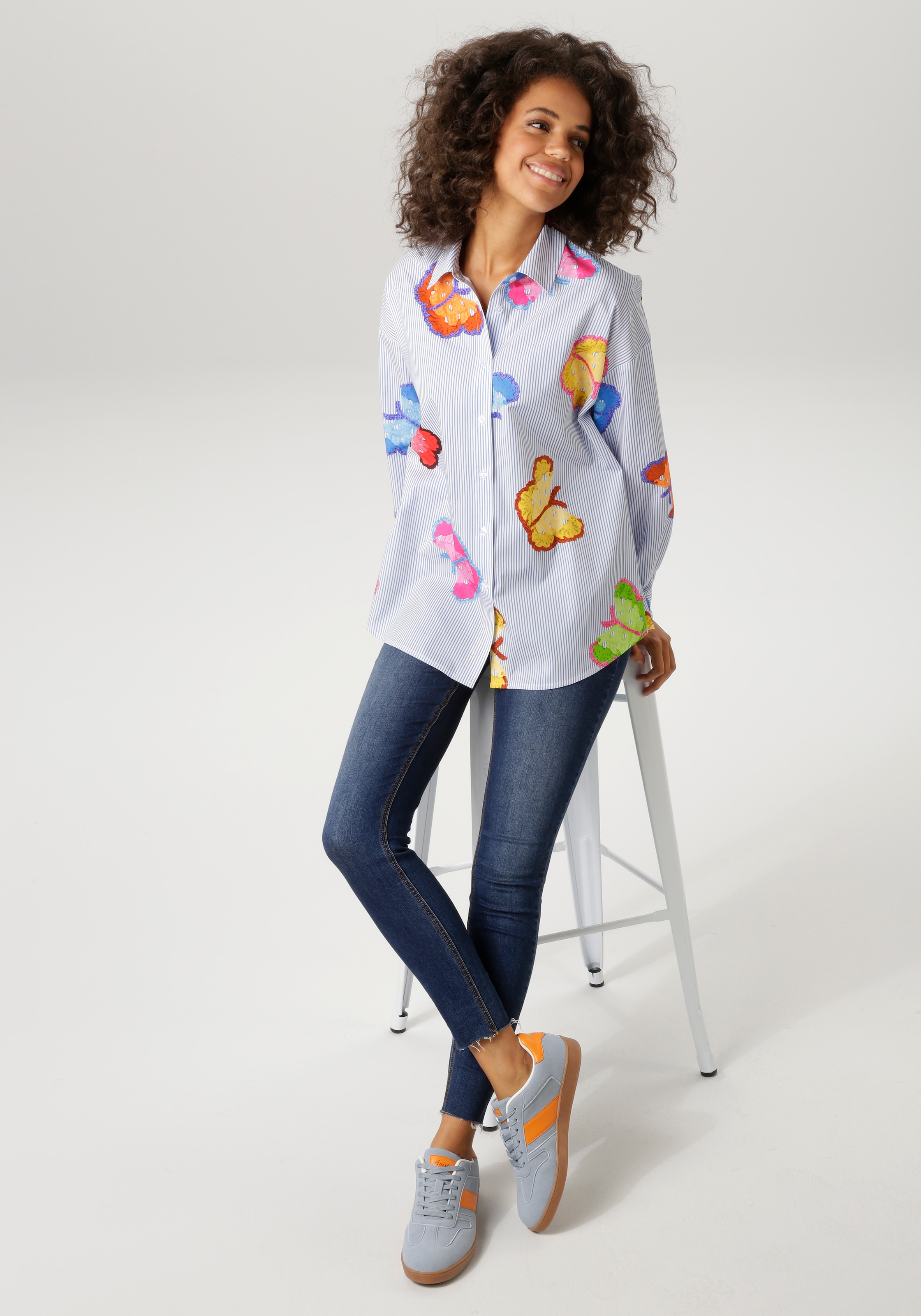 Aniston CASUAL Hemdbluse , gestreift und mit bunten Schmetterlingen bedruckt - NEUE KOLLEKTION