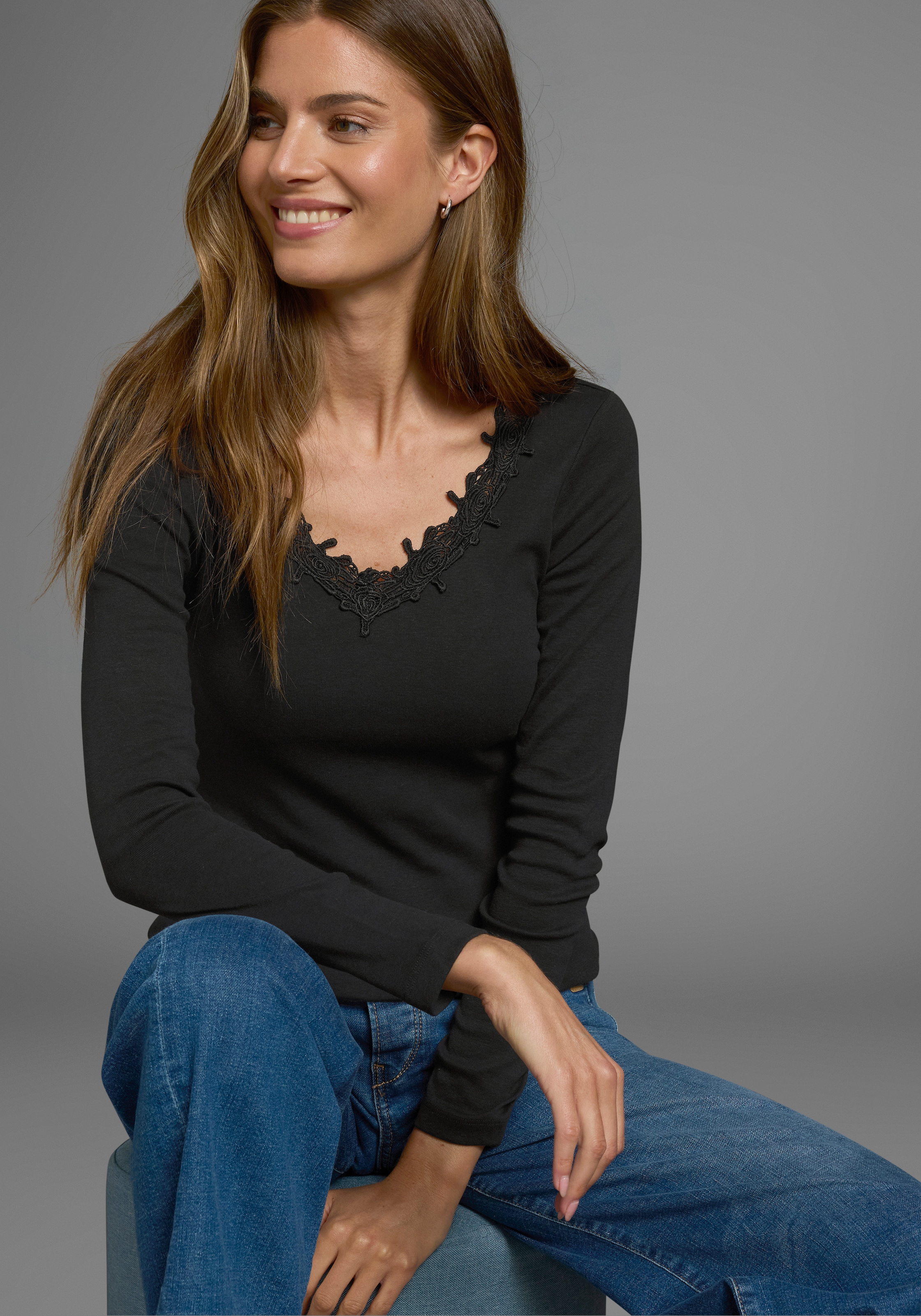 AJC Langarmshirt Langarm,  figurbetont,  mit zauberhafter Spitze
