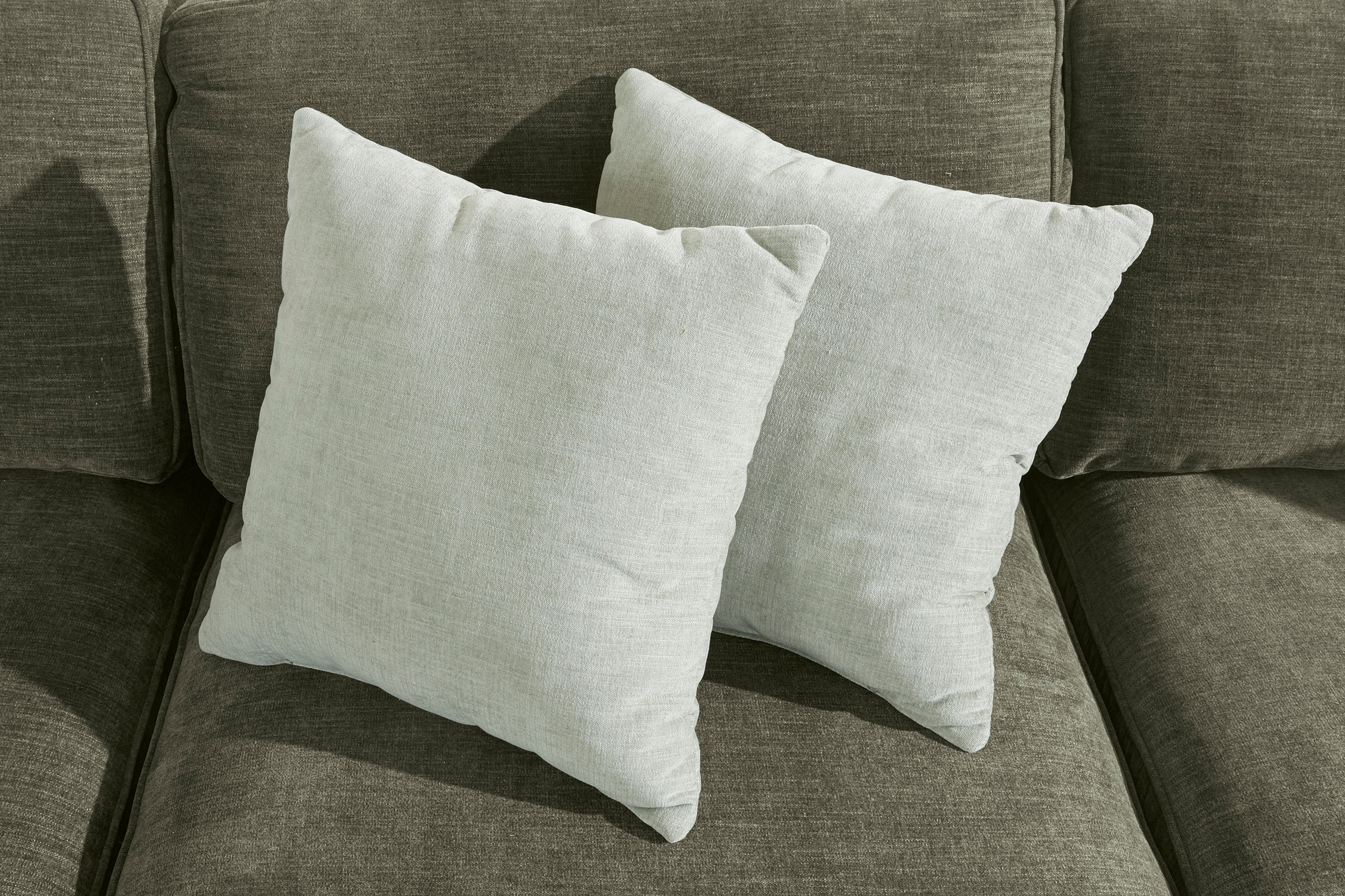 Home affaire Ecksofa »Broughton L-Form«, weicher Sitzkomfort, incl. 4 Zierkissen, Keder