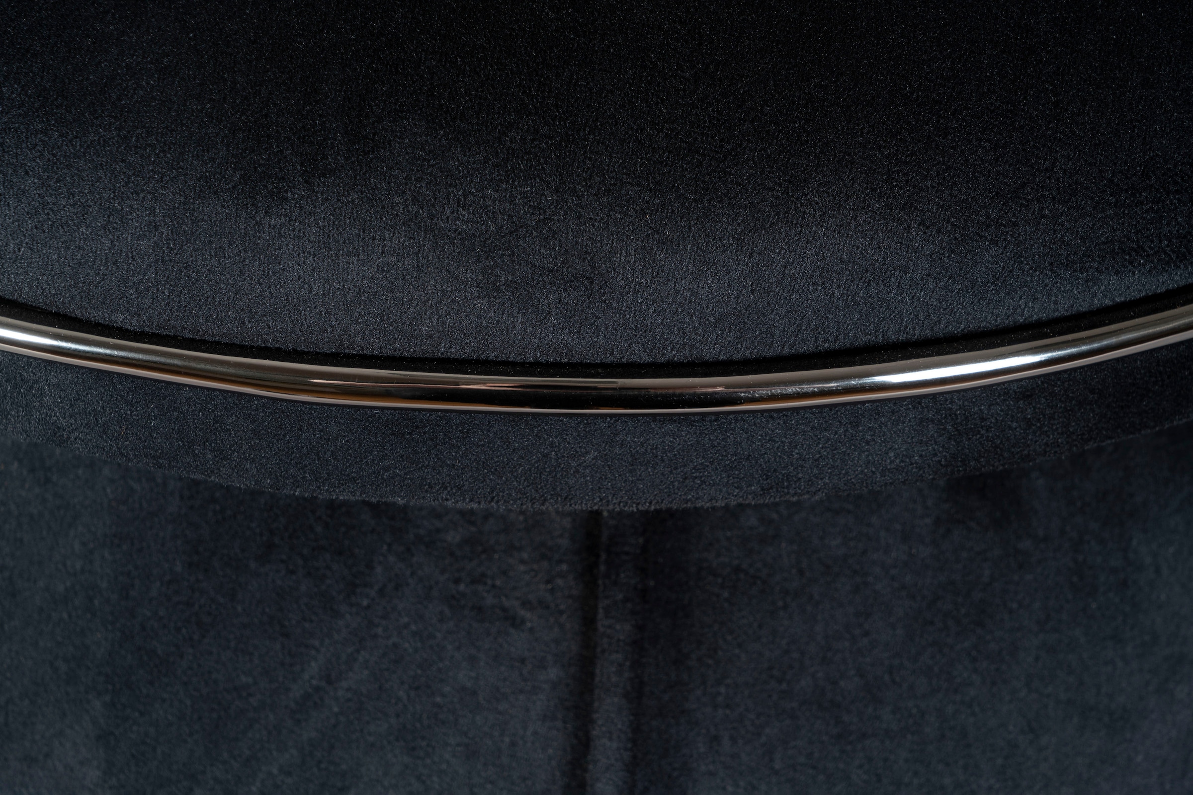 Kayoom Sitzhocker »Hocker Corin,extravagante Form,stilvolle Farben,elegant gesteppter Fuß«, (1 St.), komfortabel, hochqualitativ, pflegeleicht, sorgfältig verarbeitet