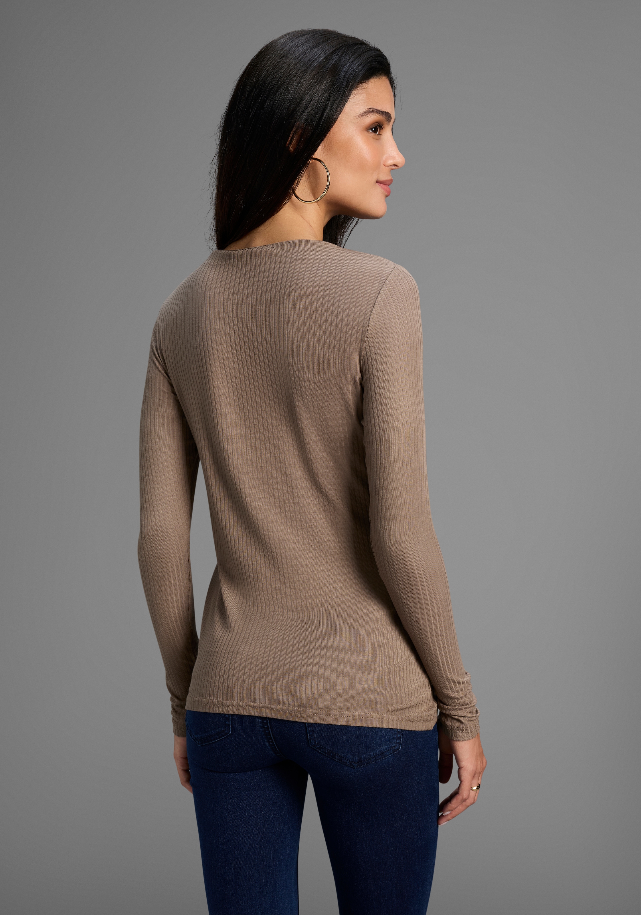 Bruno Banani Longsleeve, mit Druckknopf-Detail auf der Schulter - NEUE KOLLEKTION