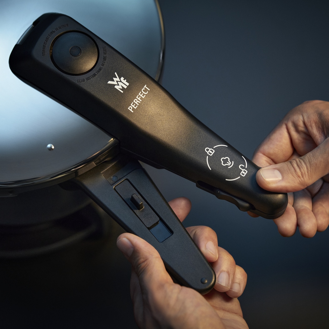 WMF Schnellkochtopf »Perfect One Pot, Dampfkochtopf 6,5l + 3l, großes Kochsignal, Induktion« 1 Druckkochtopf (V 6,5l, Ø 22cm), 1 Bratpfanne (V 3,0l, Ø 22cm),  Cromargan® Edelstahl Rostfrei 18/10
