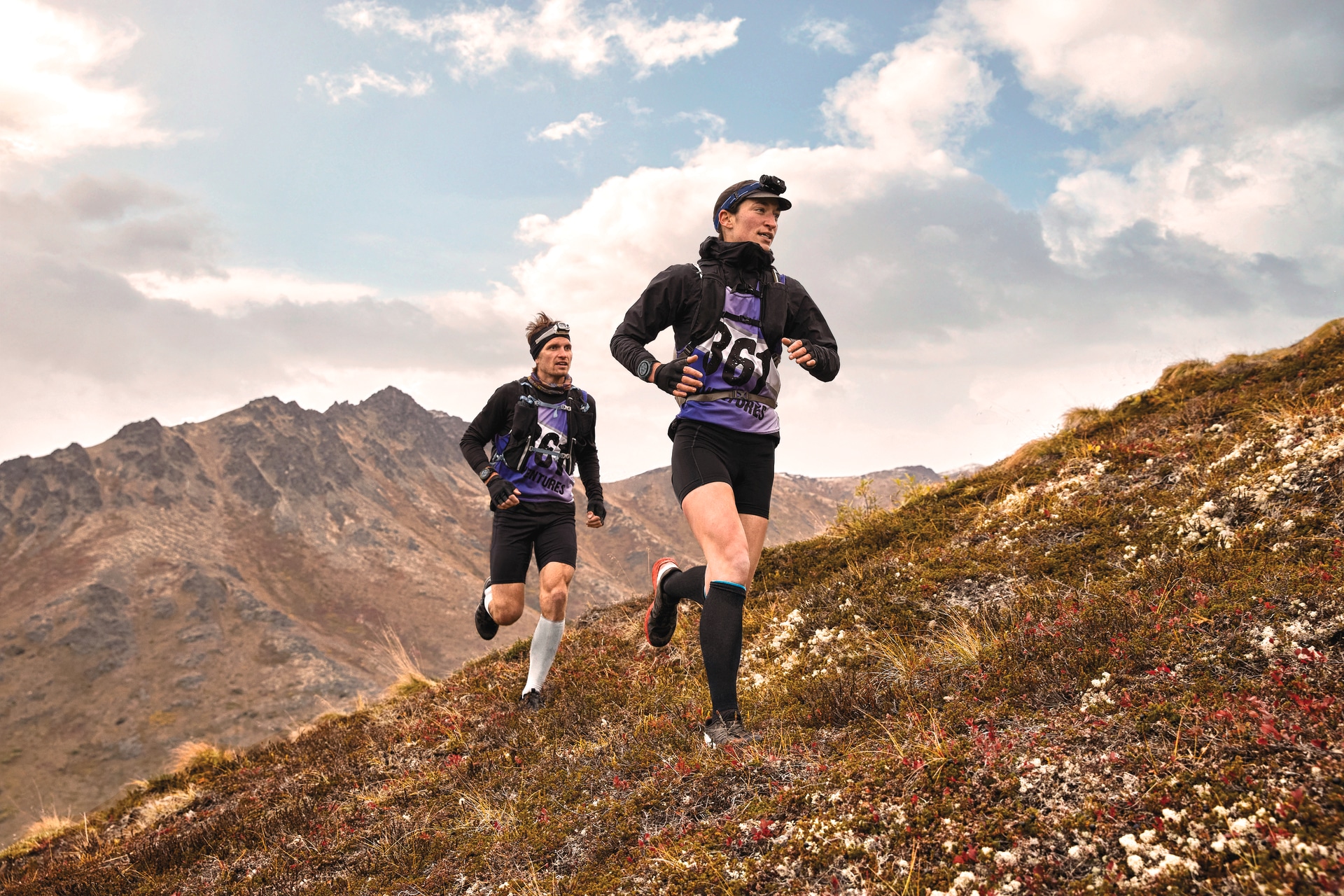 Garmin Smartwatch »Enduro 2 mit UltraFit-Armband«, (3,6 cm / 1,4 Zoll), 32 GB, Solarladung)