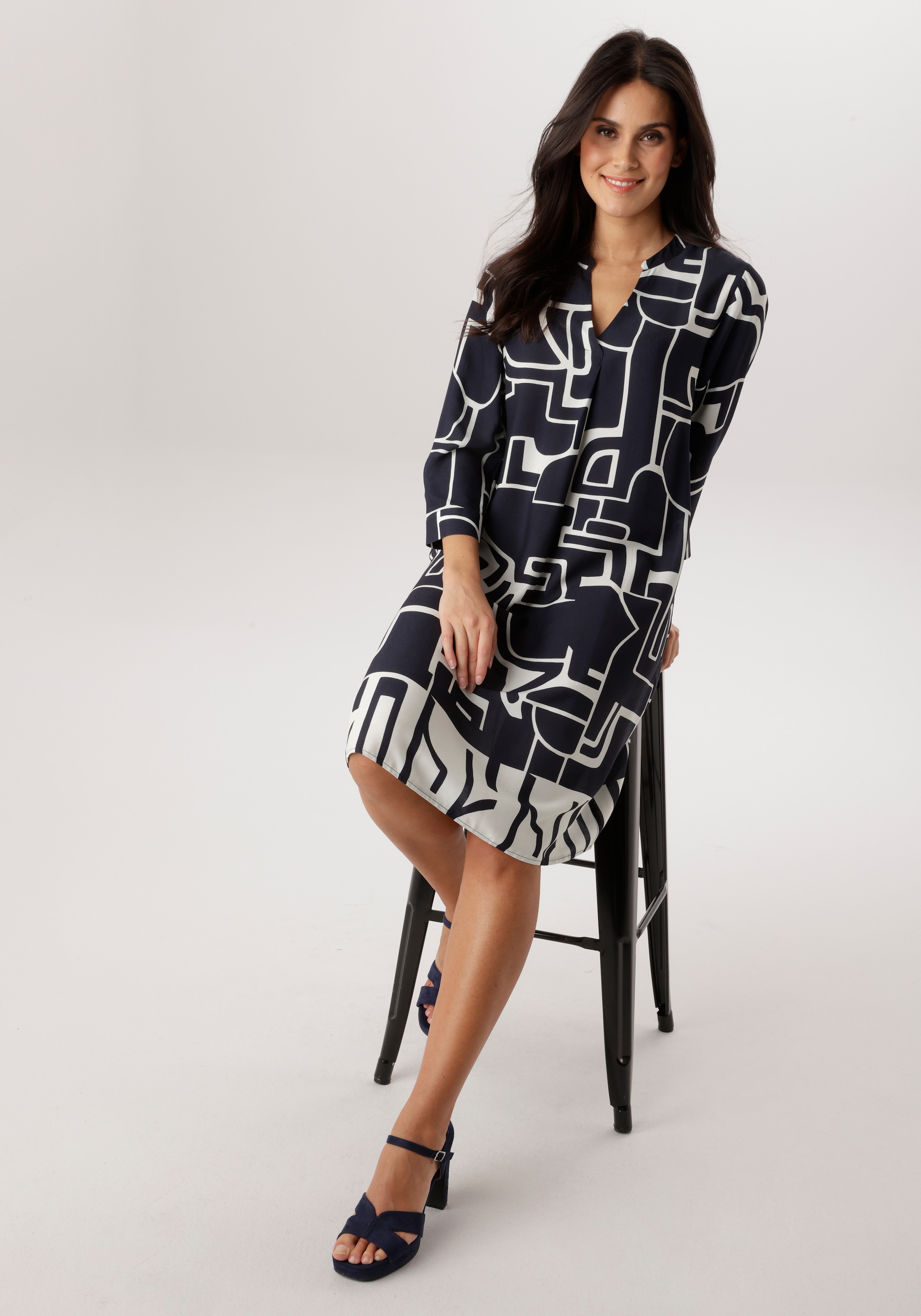 Aniston SELECTED Blusenkleid mit abstraktem, labyrinthartigem Linienmuster - NEUE KOLLEKTION