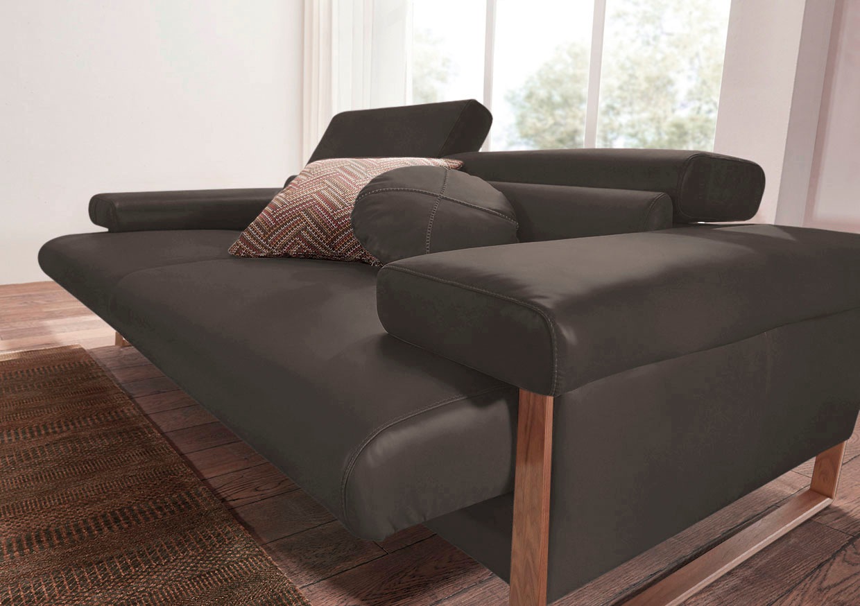 W.SCHILLIG 2,5-Sitzer »finn«, German Design Award 2016, Fußgestell Nussbaum natur, Breite 230 cm
