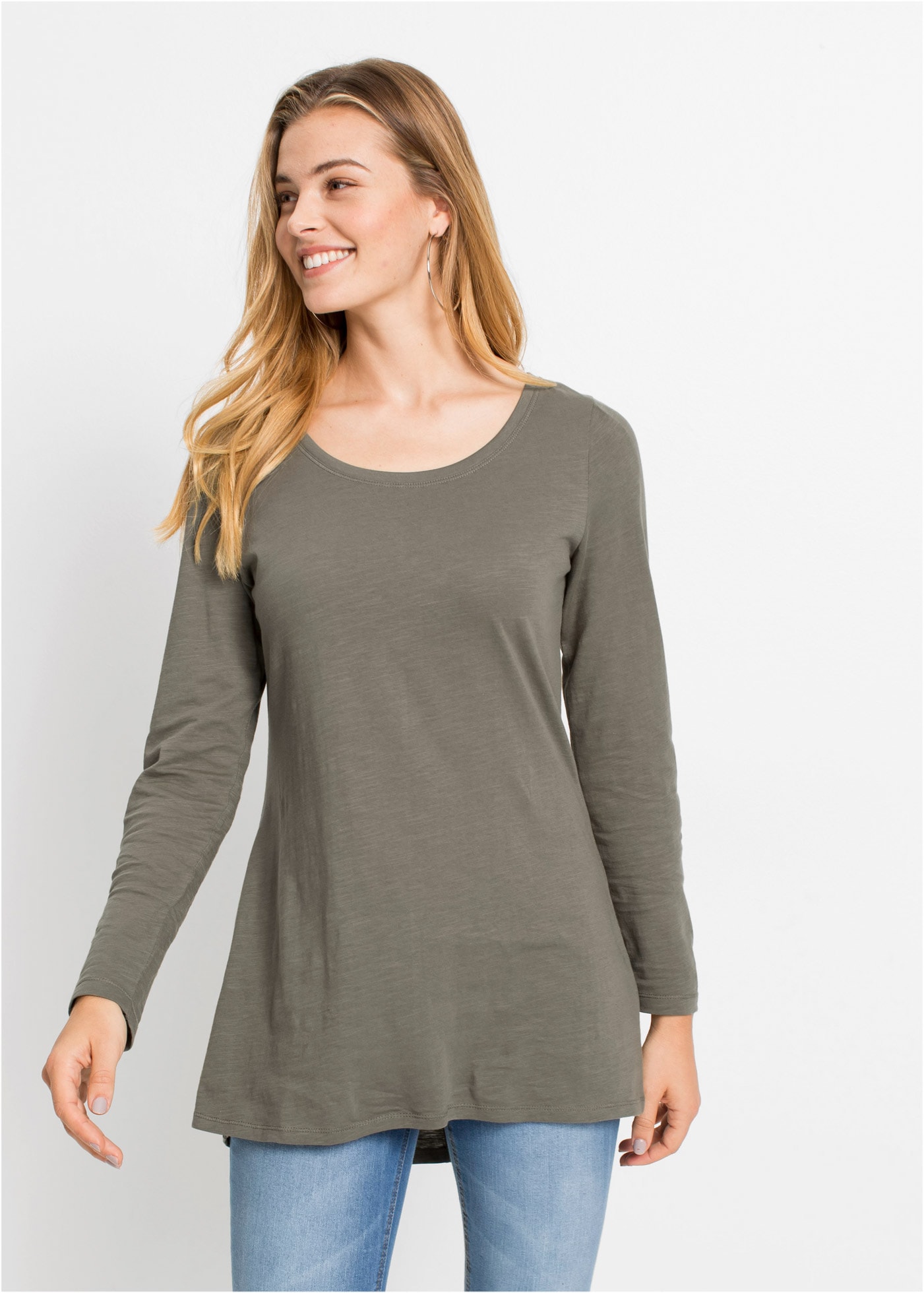 bonprix Langarmshirt »Langarmshirt aus reiner Baumwolle« lockere Passform, Langarm-Design, abgerundeter Saum, aus Baumwolle