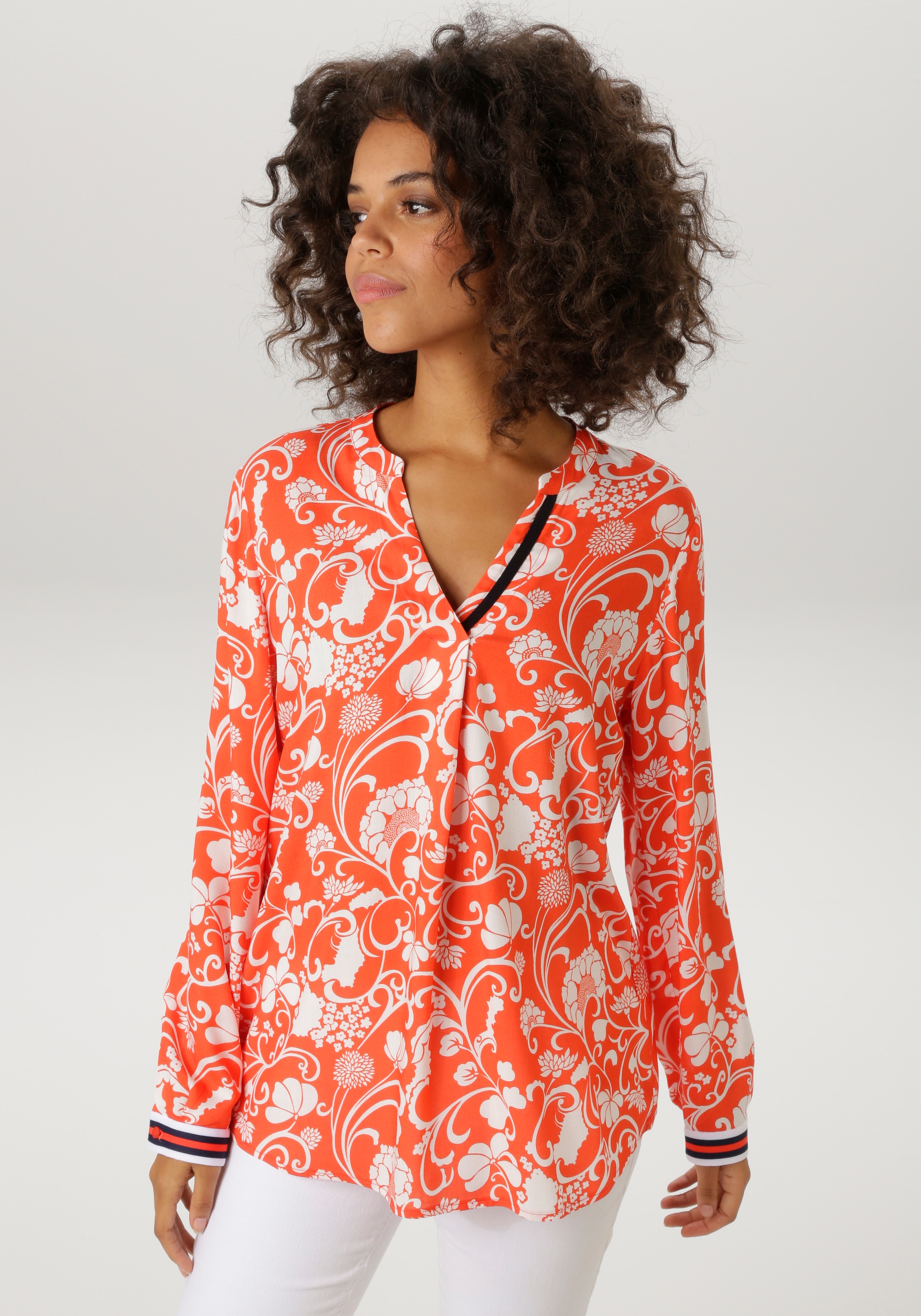 Aniston CASUAL Schlupfbluse mit fantasievollem, grafischen Blumendruck