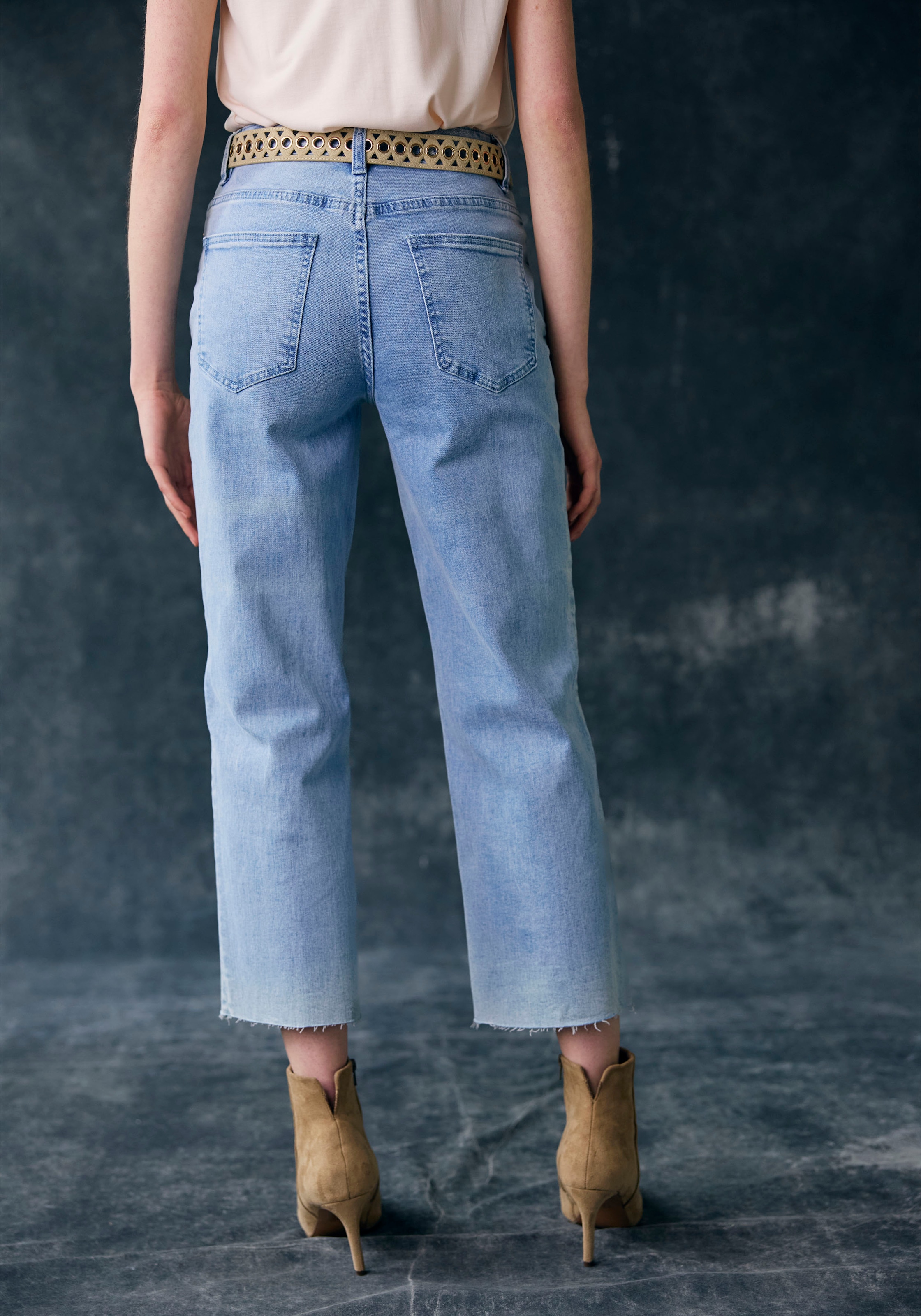 Buffalo Weite Jeans »aus weichem Baumwoll-Denim« leicht ausgefranster Beinabschluss, Culotte in 7/8-Länge, bequem
