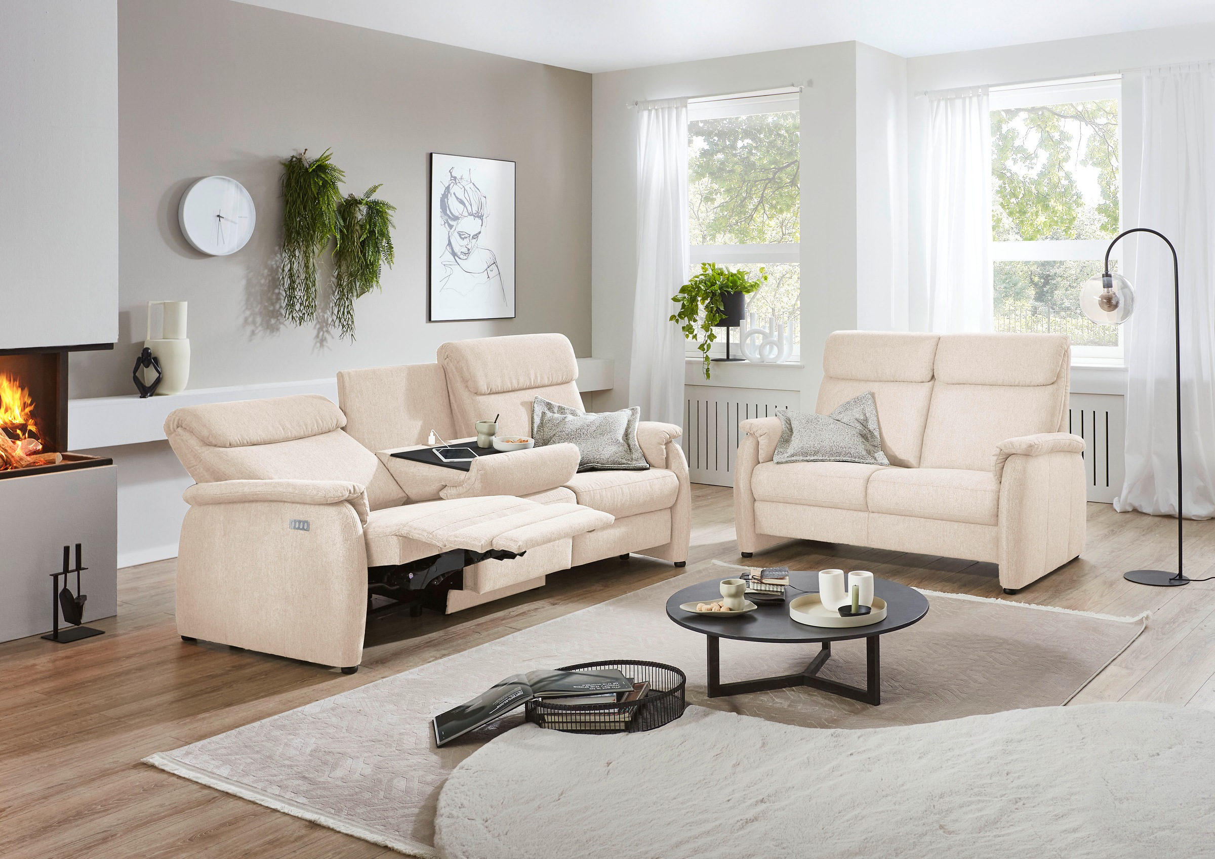 Home affaire Polstergarnitur »Turin, 2,5- & 3-Sitzer mit elektrischer Relaxfunktion« Set, 3-Sitzer mit Tischelement inkl. USB-Ladestation & Steckdose, 4 tlg. tlg. inkl. Tisch, USB & Steckdose, Federkern & pflegeleichtem Bezug