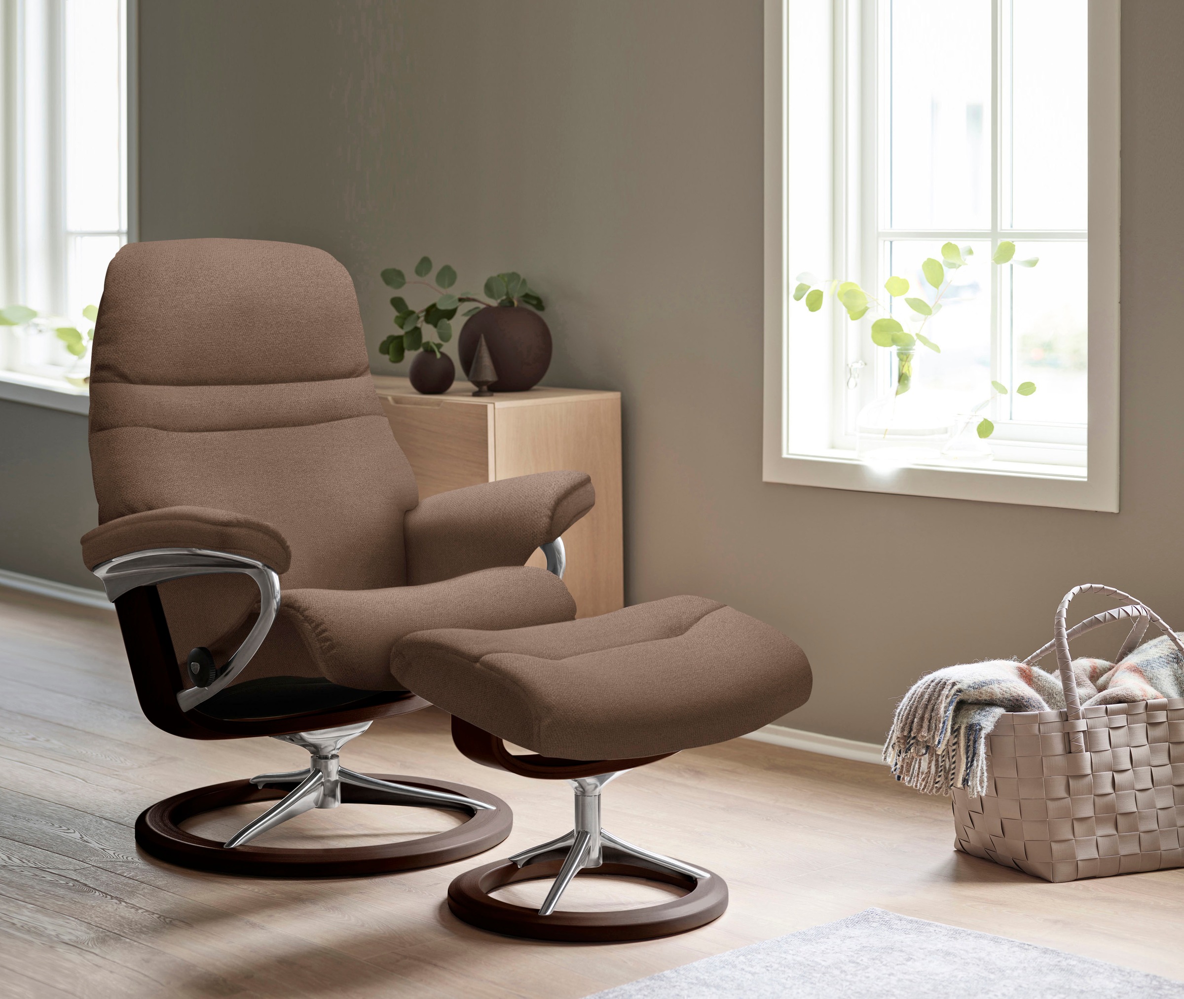 Stressless® Relaxsessel »Sunrise«, (Set, Relaxsessel mit Hocker), mit Signature Base, Größe M, Gestell Braun