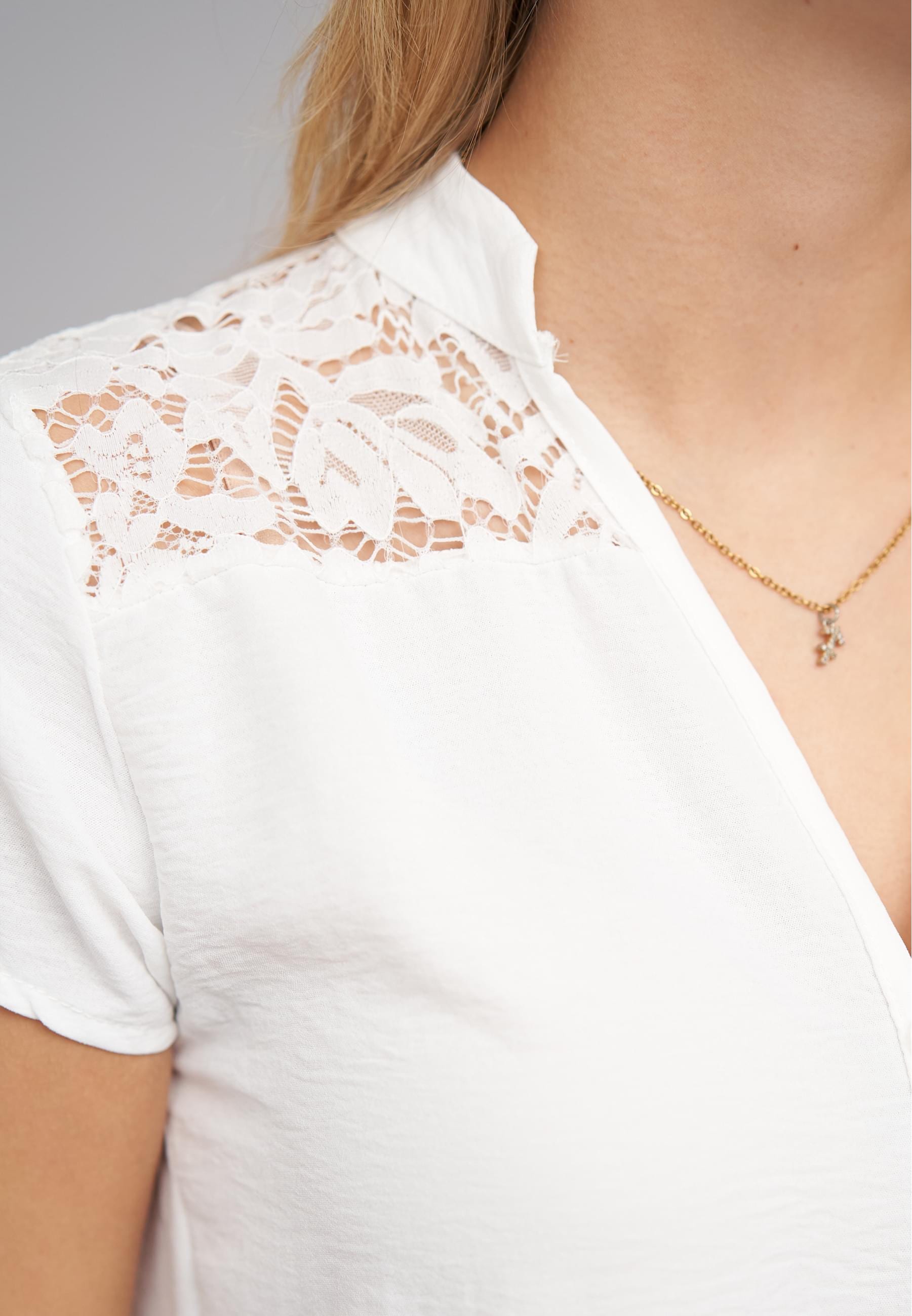 CLOUD 5IVE Klassische Bluse »CLOUD 5IVE Musselin Shirt V-Neck mit Deko Knopfleiste und Spitze«