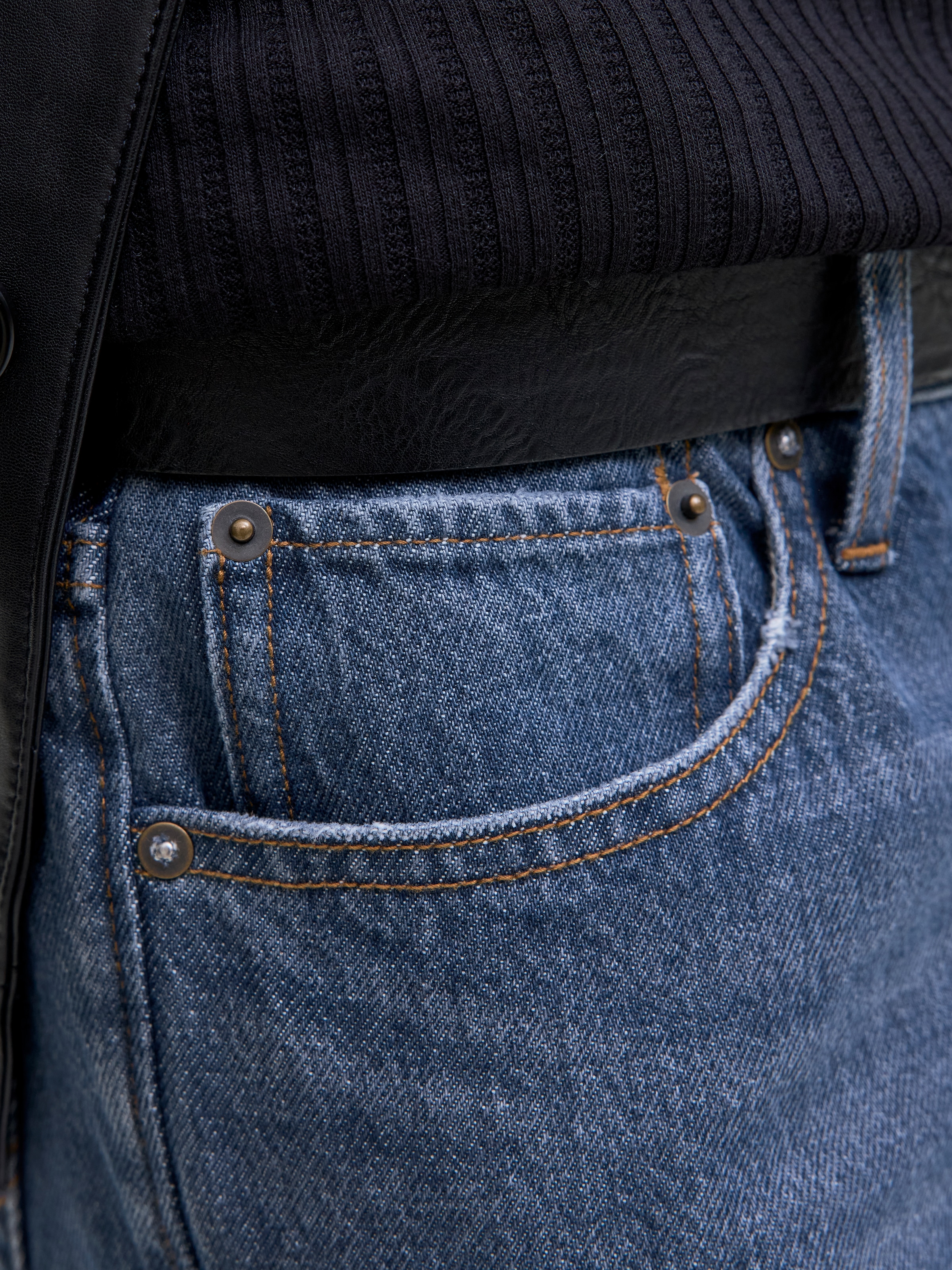 Jack & Jones Relax-fit-Jeans »JJIALEX mit cleanem Look und Taschenvielfalt«, mit Gürtelschlaufen