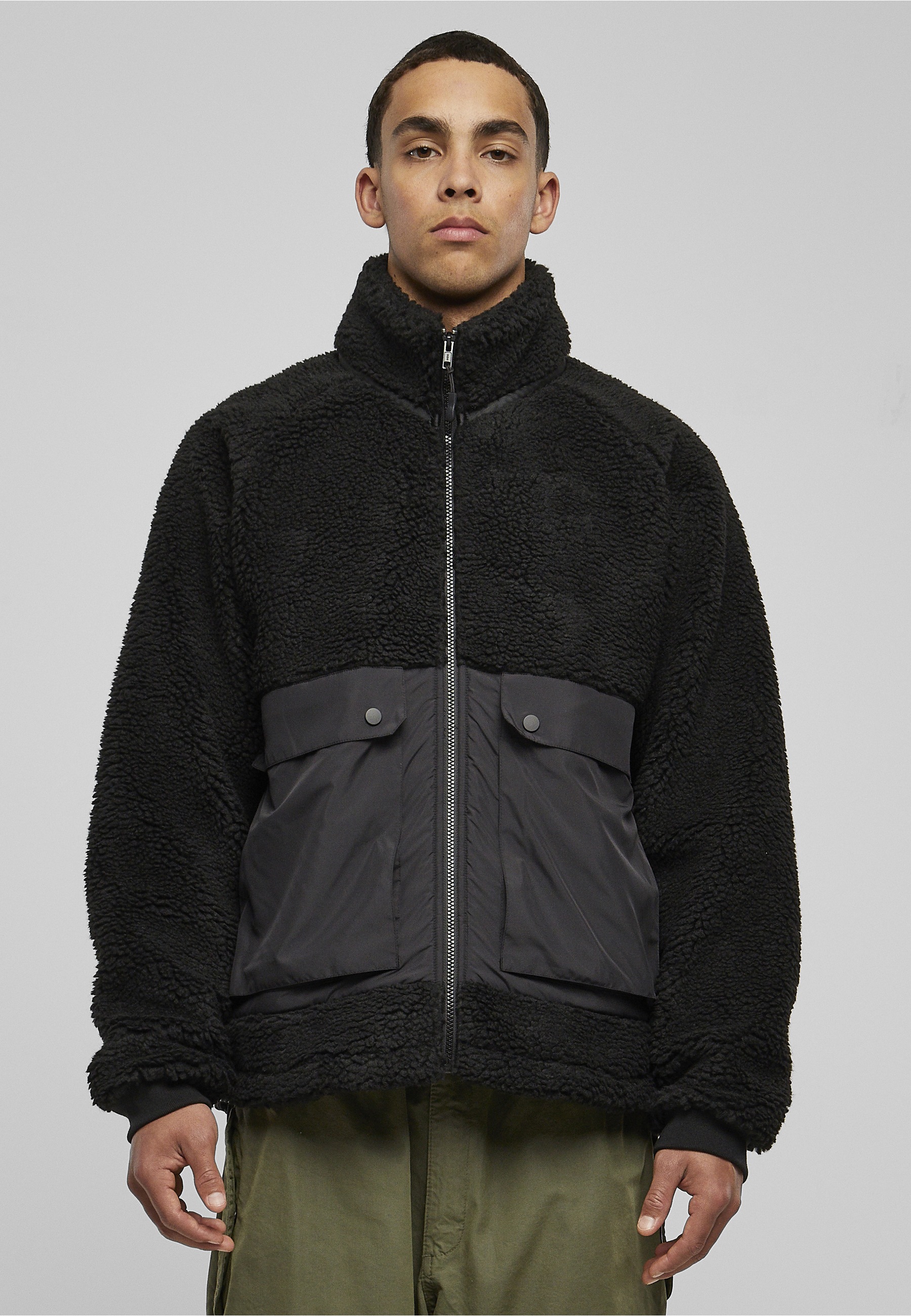 URBAN CLASSICS Winterjacke »Urban Classics Herren Short Raglan Sherpa Jacket« 1 Stk. tlg. ohne Kapuze