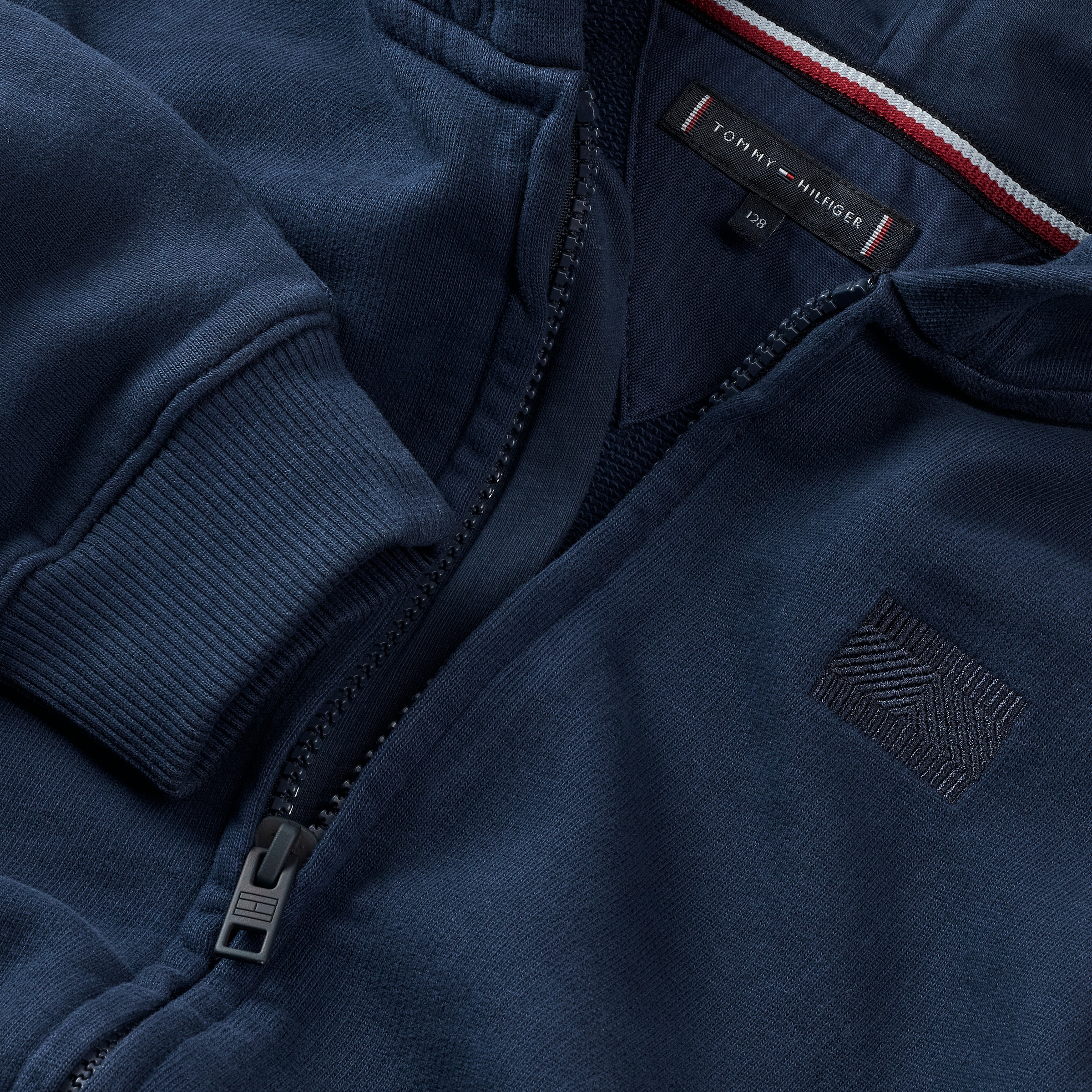Tommy Hilfiger Kapuzensweatjacke »TONAL FLAG EMB ZIP HOODIE«, für Kinder bis 16 Jahre, mit Kapuze