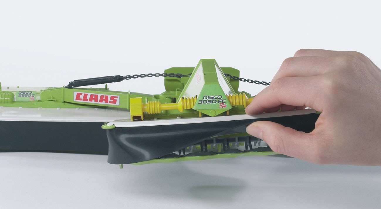 Bruder® Spielfahrzeug-Anhänger »Claas Disco Dreifach- Mähwerk 8550 C Plus (02218)«, Made in Europe