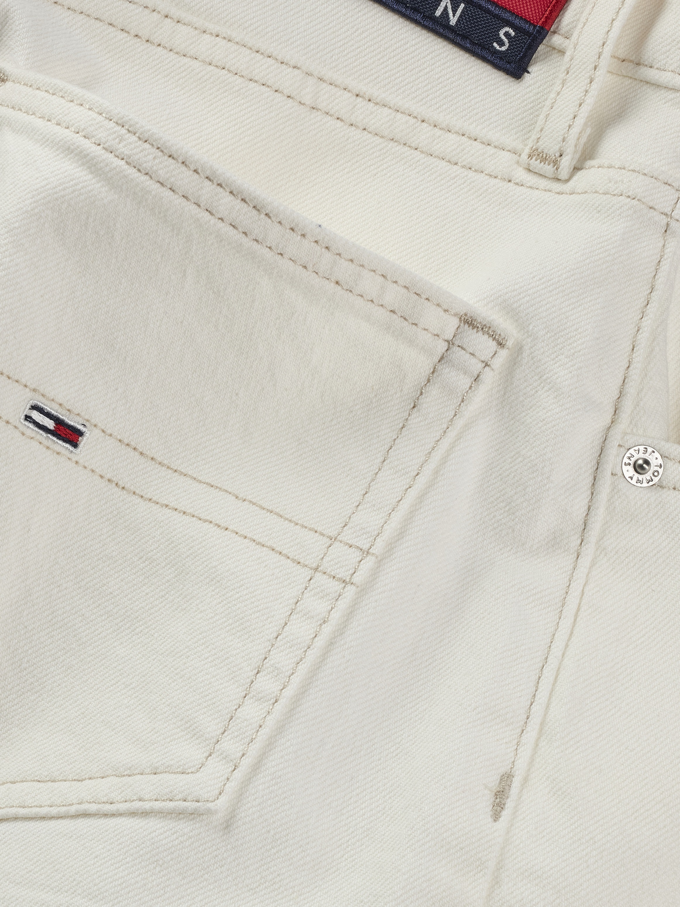Tommy Jeans Mom-Jeans »MOM JEAN UH TPR«, mit Logo-Stickereien, in knöchelfreier Länge