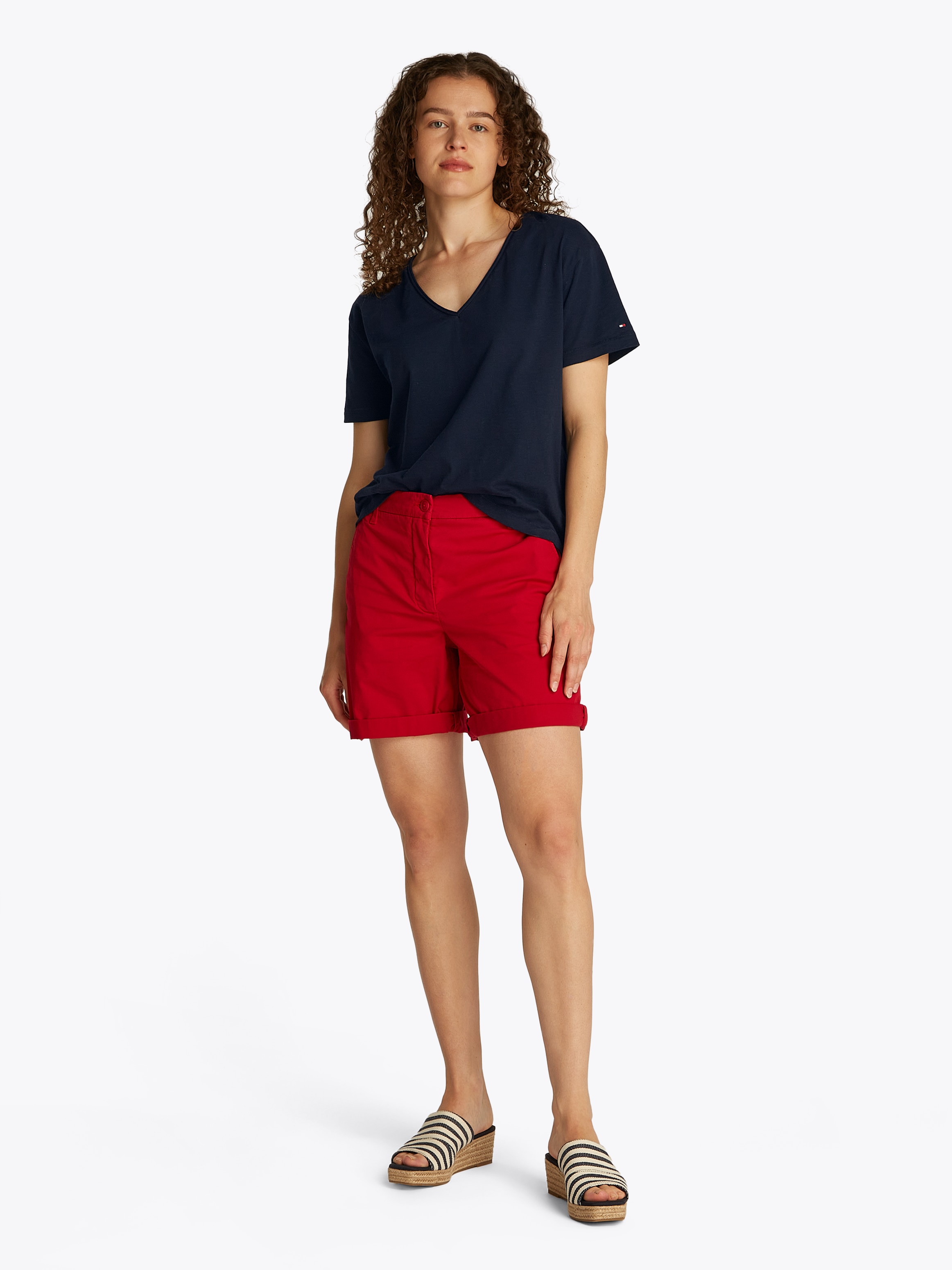 Tommy Hilfiger T-Shirt »SLUB CROP V-NK SS«, mit offener Kante, mit Logostickerei