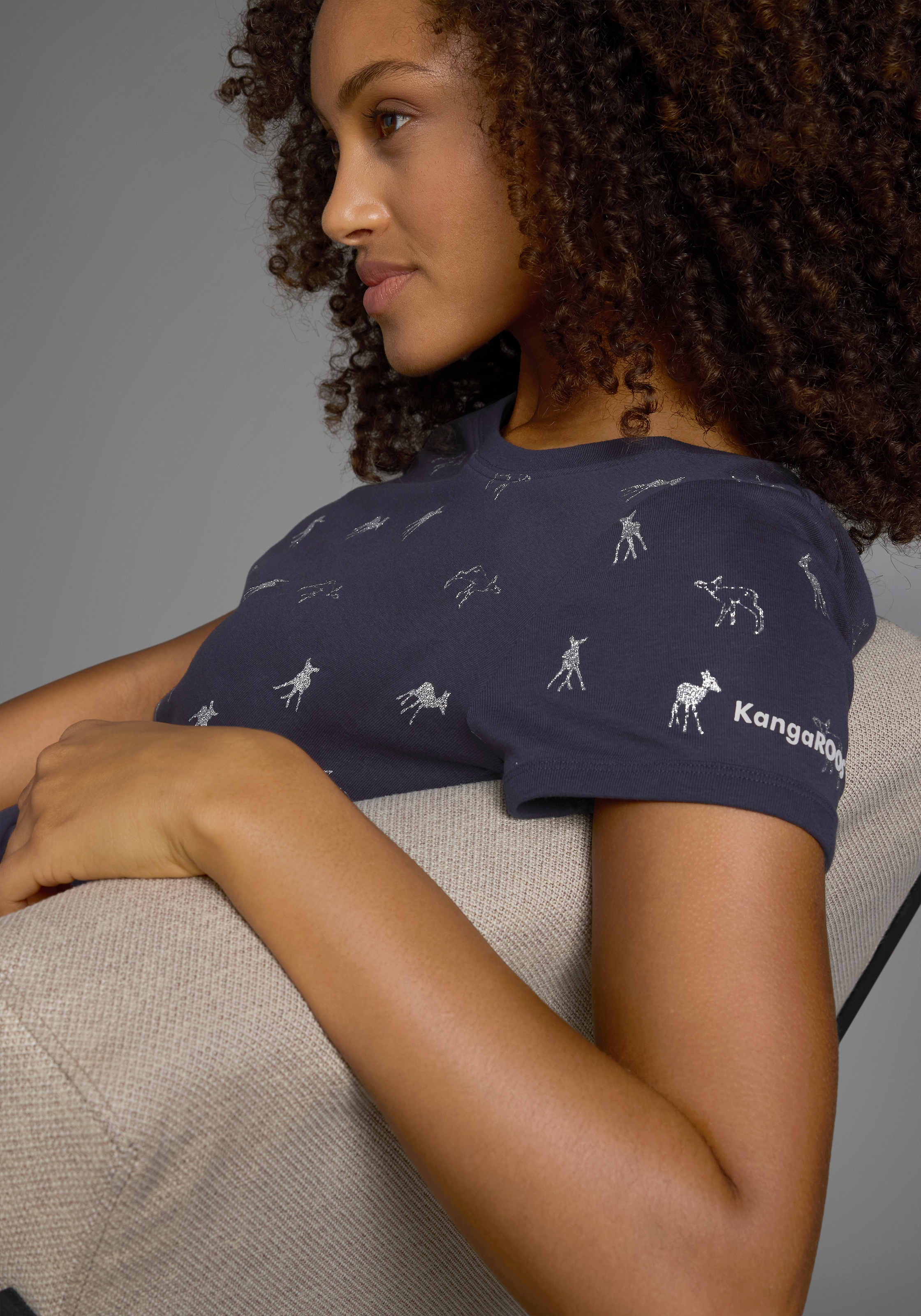 KangaROOS T-Shirt kurzärmelig,  sehr figurbetont und hüftbedeckend