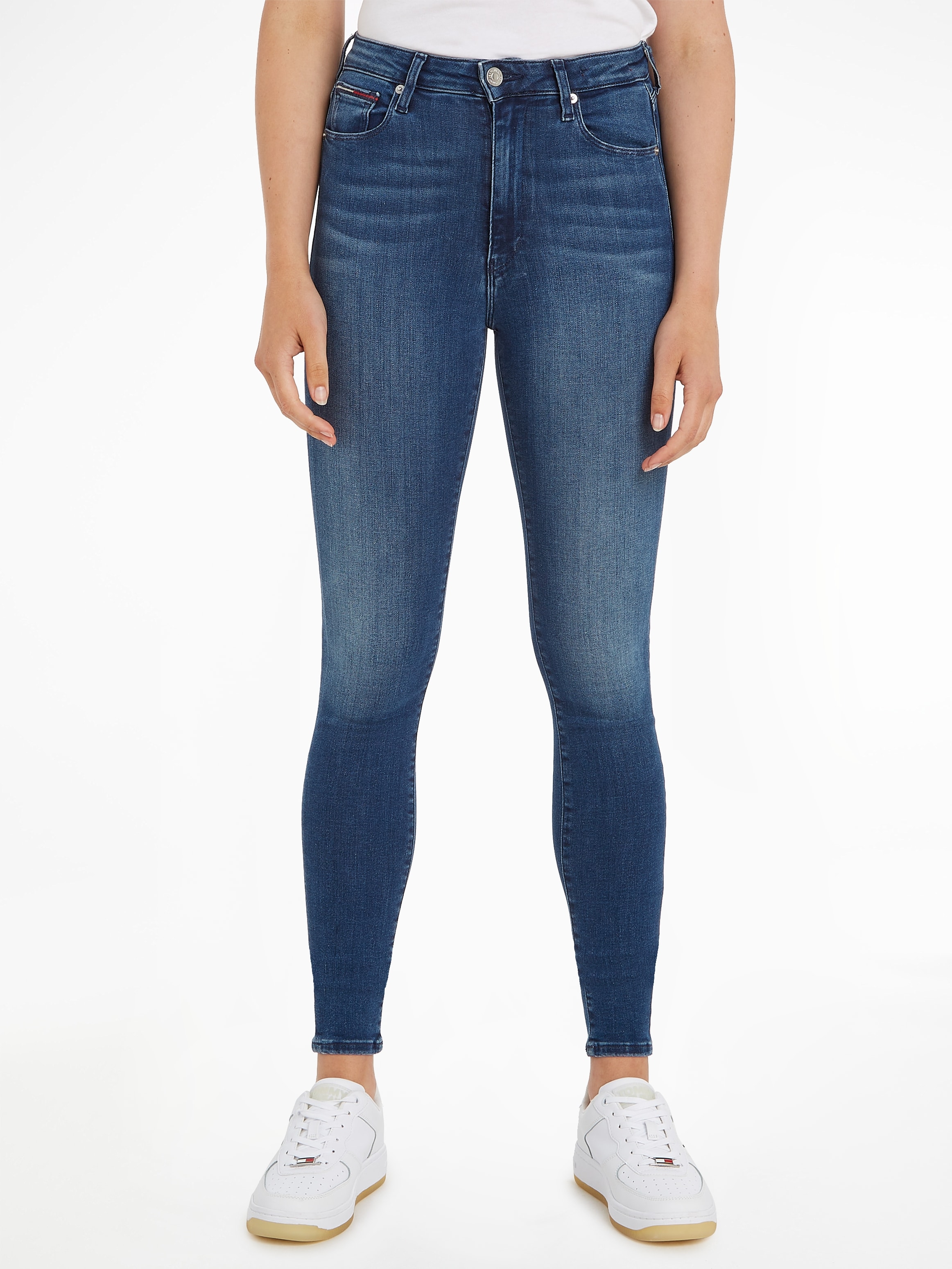 Tommy Jeans bestellen einen »SYLVIA online Sitz. für bequemen SUPER Materialien Hochwertige SKNY«, und perfekten HR Skinny-fit-Jeans