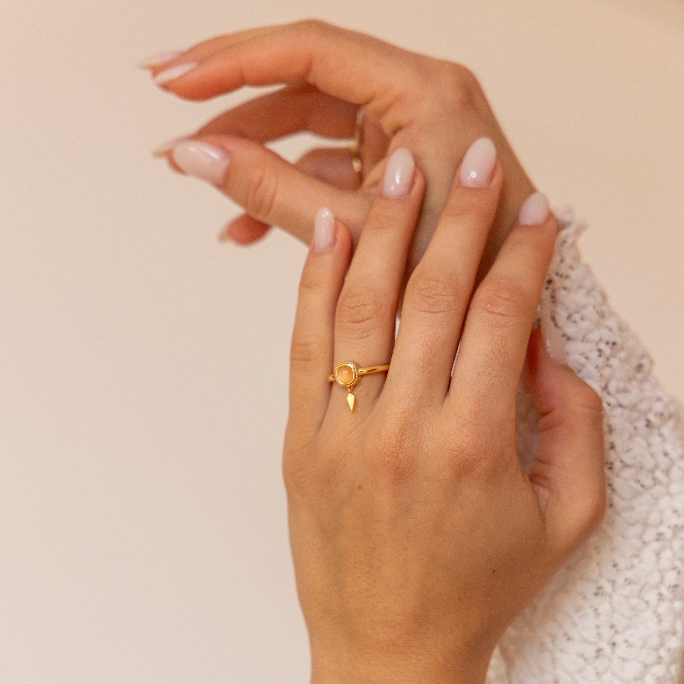 CAÏ Fingerring »925 Silber vergoldet orange Mondstein«