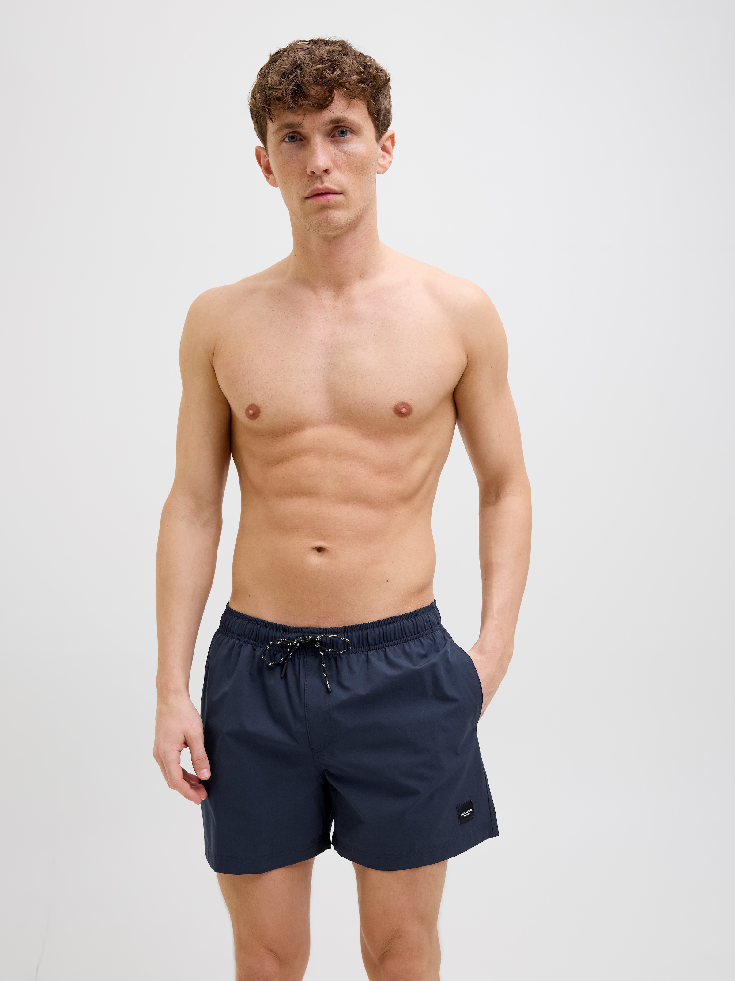 Jack & Jones Badeshorts »JPSTMAUI  Badeshort mit elastischem Bund und normalem Schnitt« unifarben, modisch, slim fit, Polyester