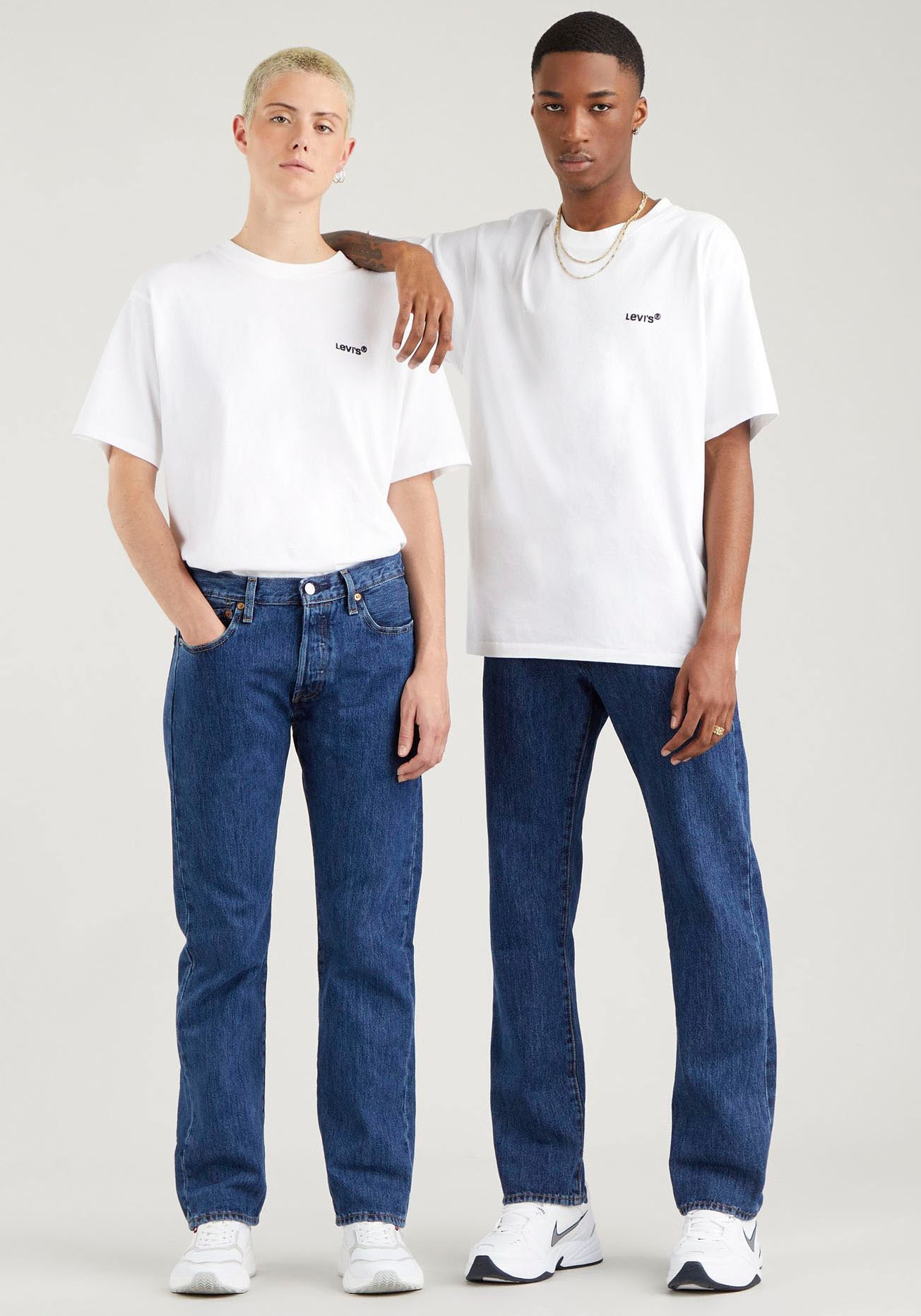 Levi's® Rundhalsshirt »LE RED TAB VINTAGE TEE«, im klassischen Levi's® Design