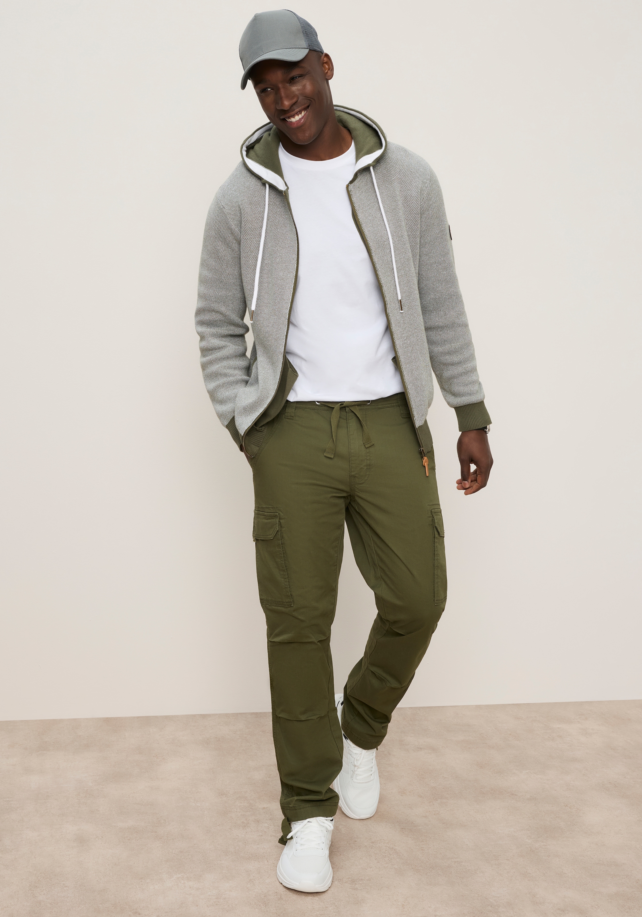KangaROOS Cargohose  gerader Schnitt, Regular Fit, aus Baumwolle und Elasthan