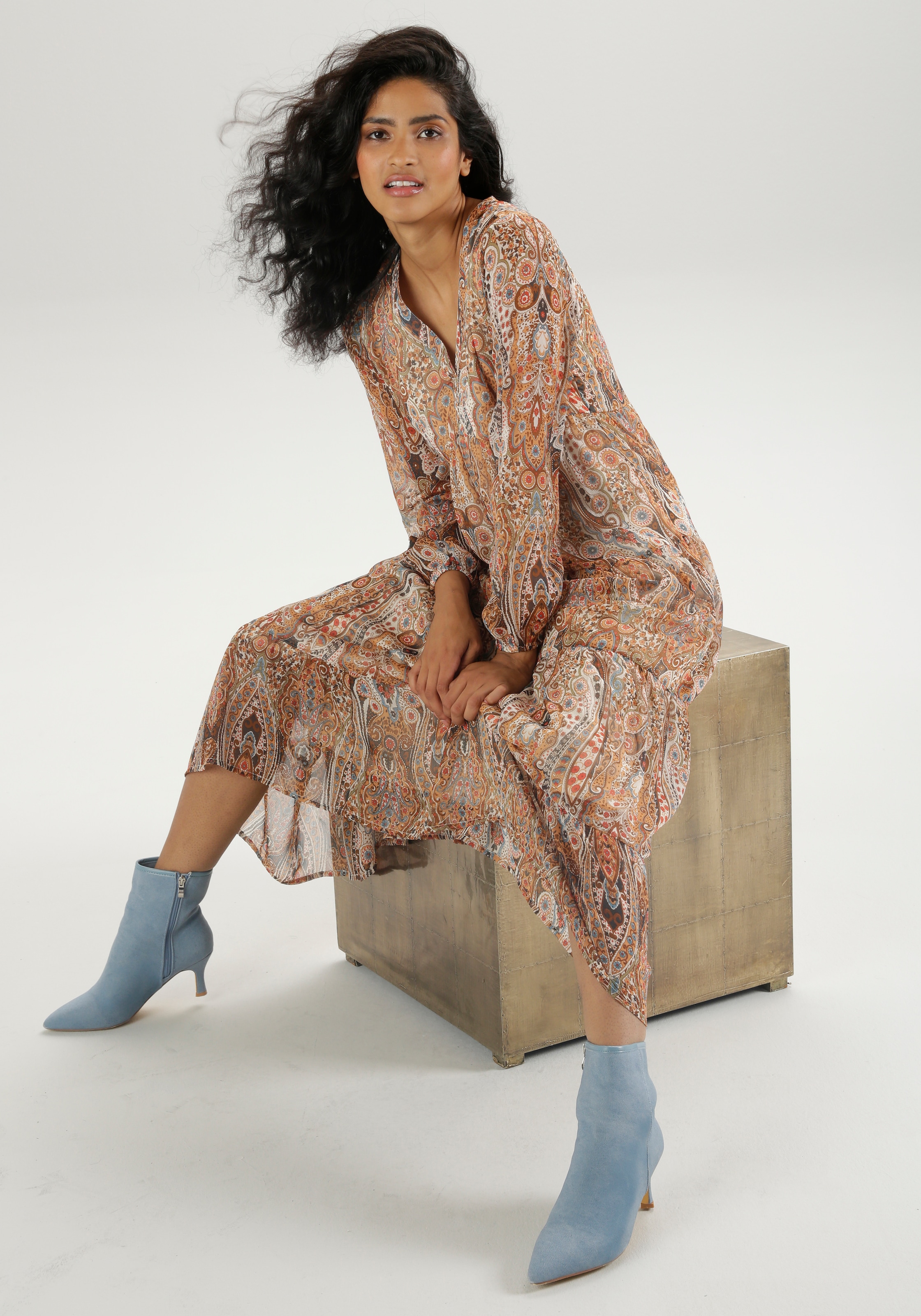 Aniston CASUAL Maxikleid, mit fantasievollem Paisley-Muster - NEUE KOLLEKTION