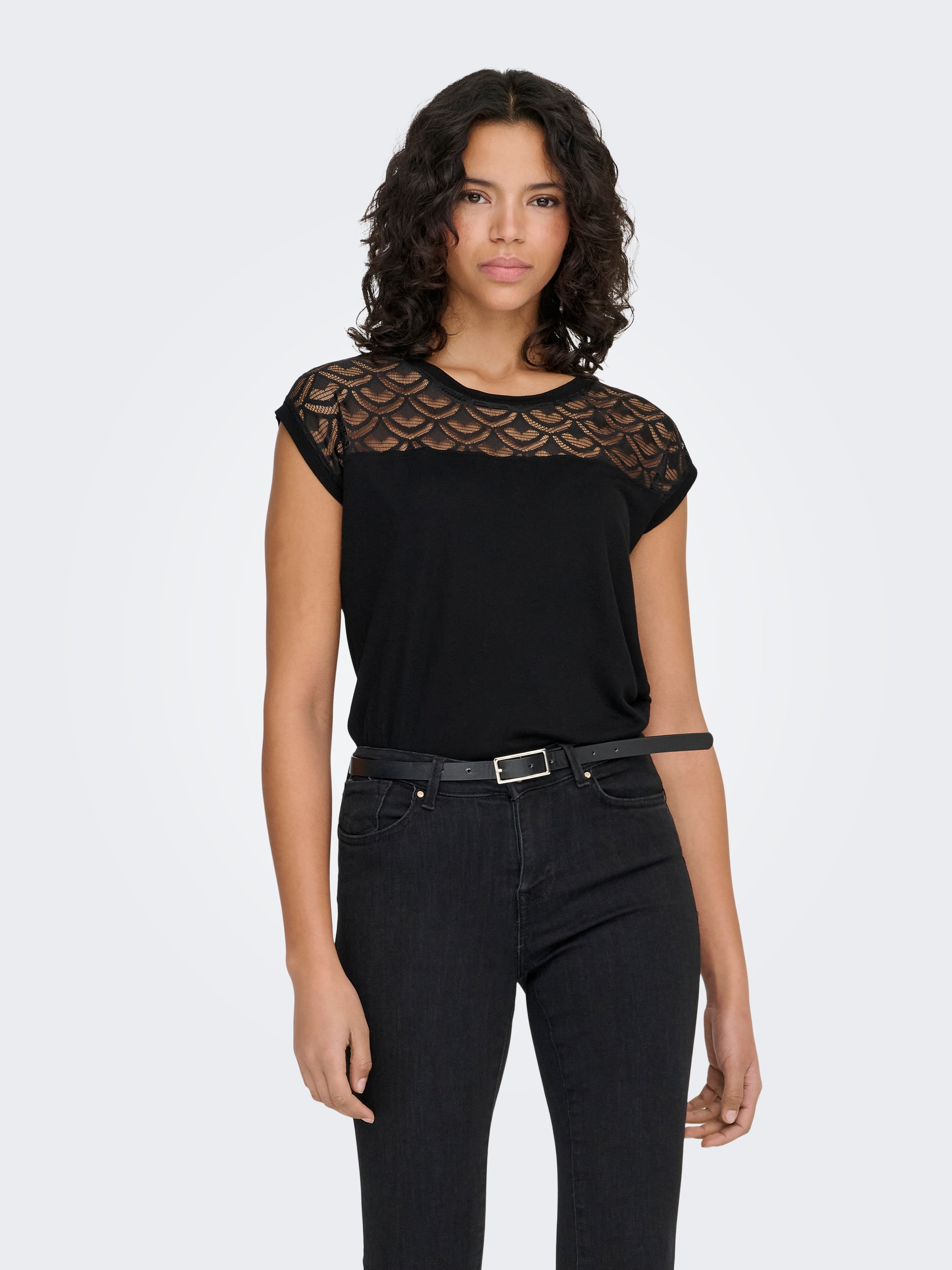 ONLY Spitzenshirt »ONLNICOLE – Spitzendetails für eleganten Auftritt im Alltag« figurbetont, Jersey, Viskose, Rundhals, unifarben