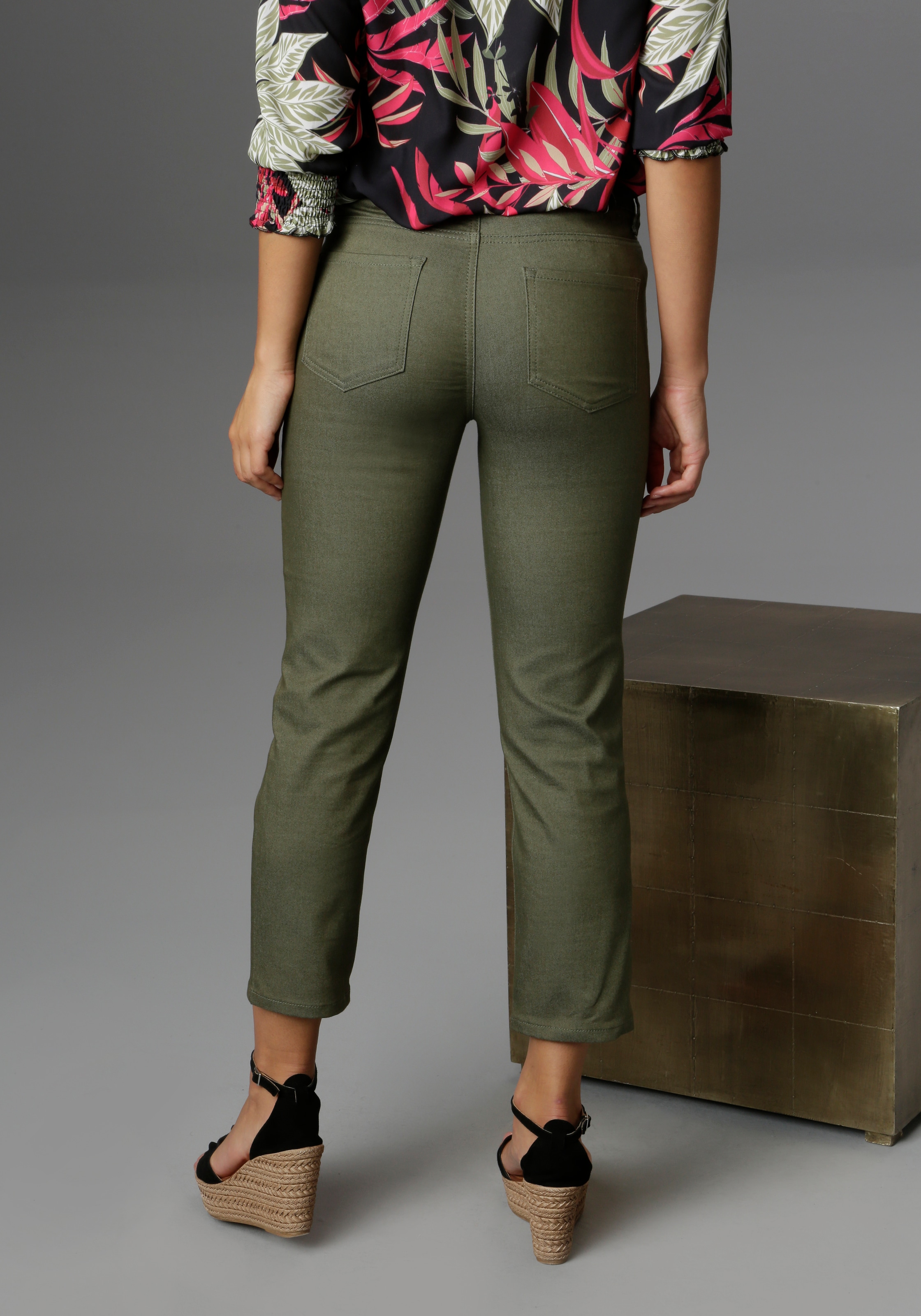 Straight-Jeans, in verkürzter kaufen online cropped SELECTED Aniston Länge