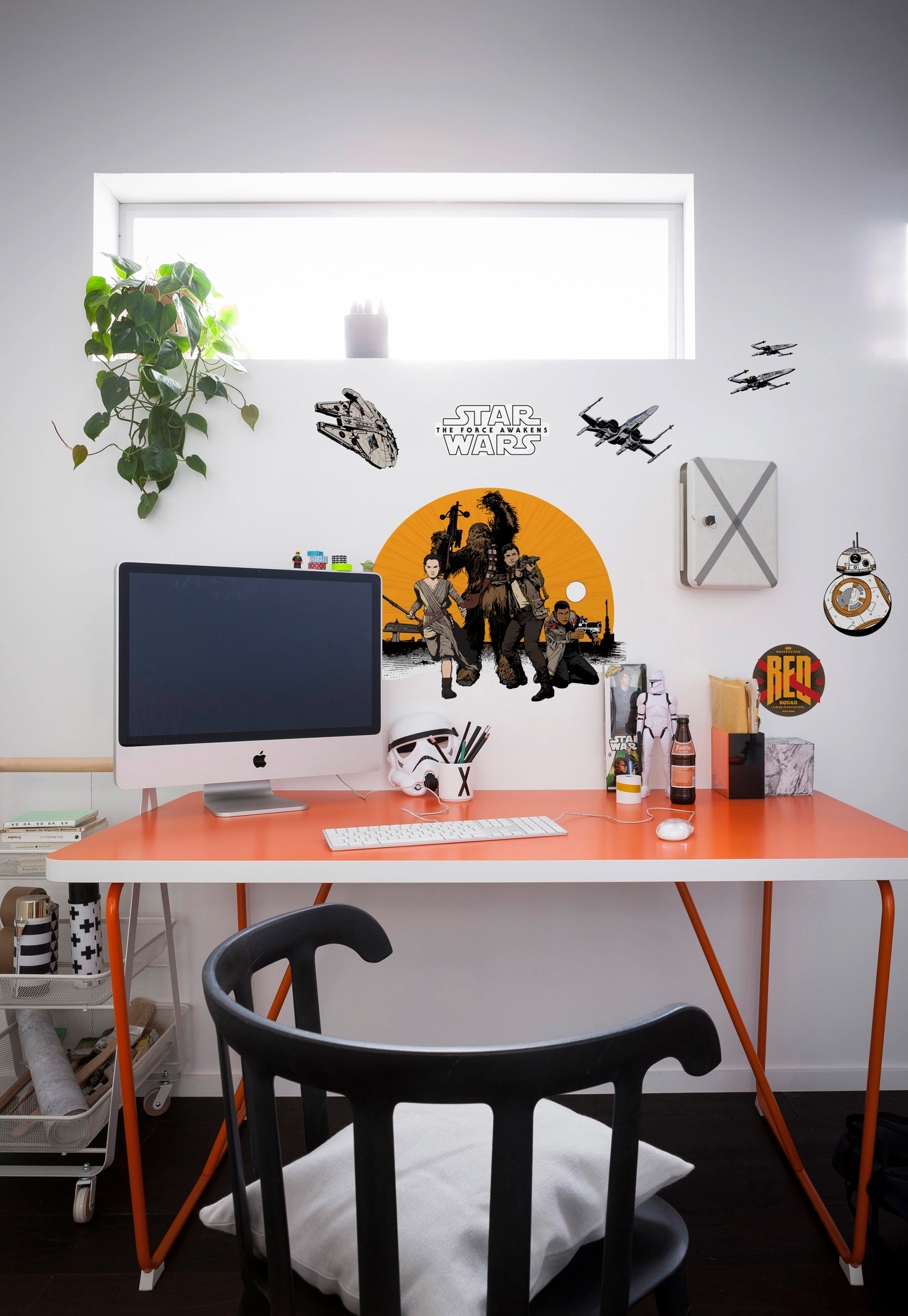 Komar Wandtattoo »Star Wars Resistance - Größe 50 x 70 cm«, (8 St.), selbstklebend, Wandsticker, Kinderzimmer