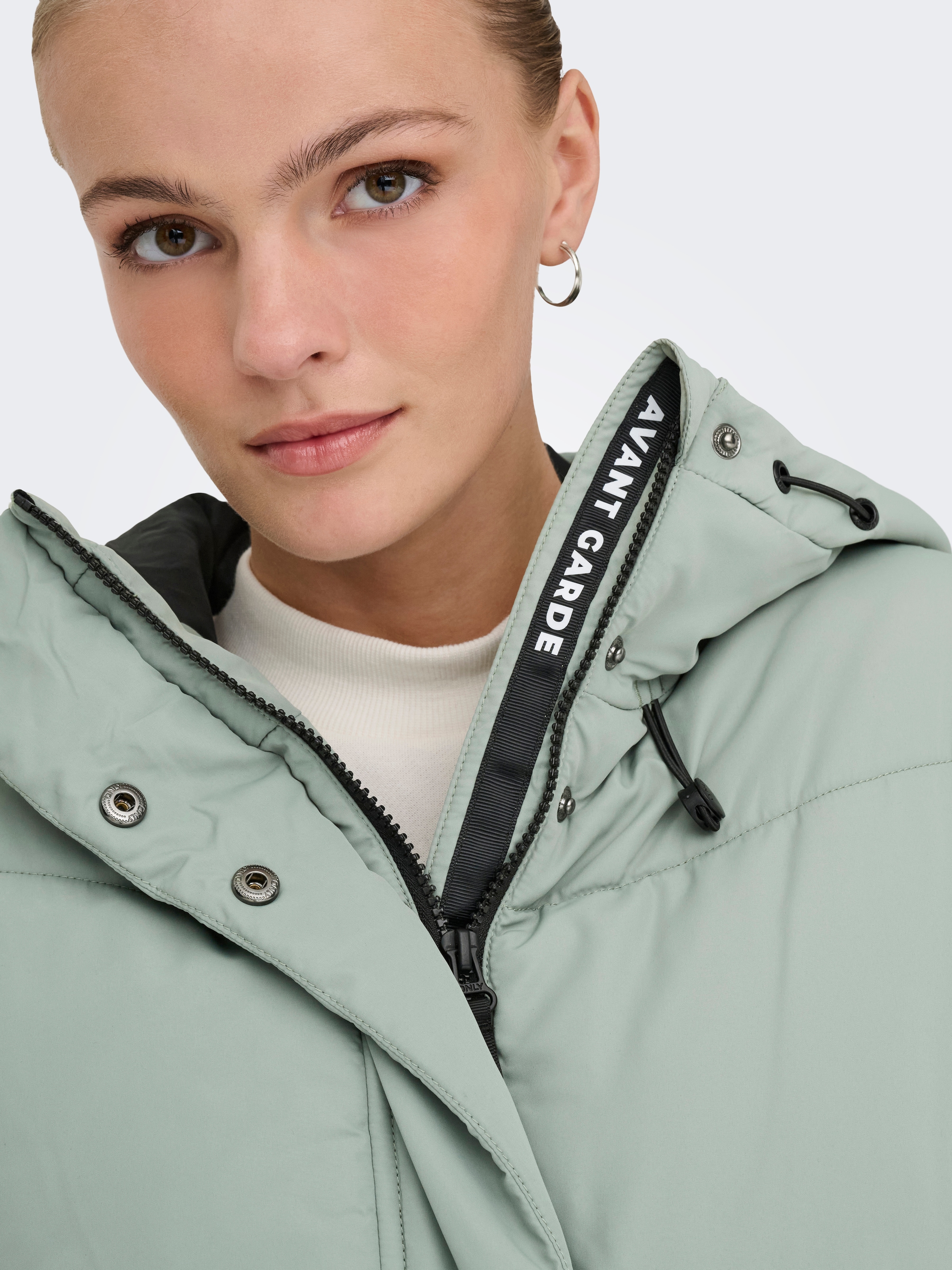 ONLY Steppjacke »ONLMAGGI LIFE SHORT PUFFER CC OTW«, mit Kapuze