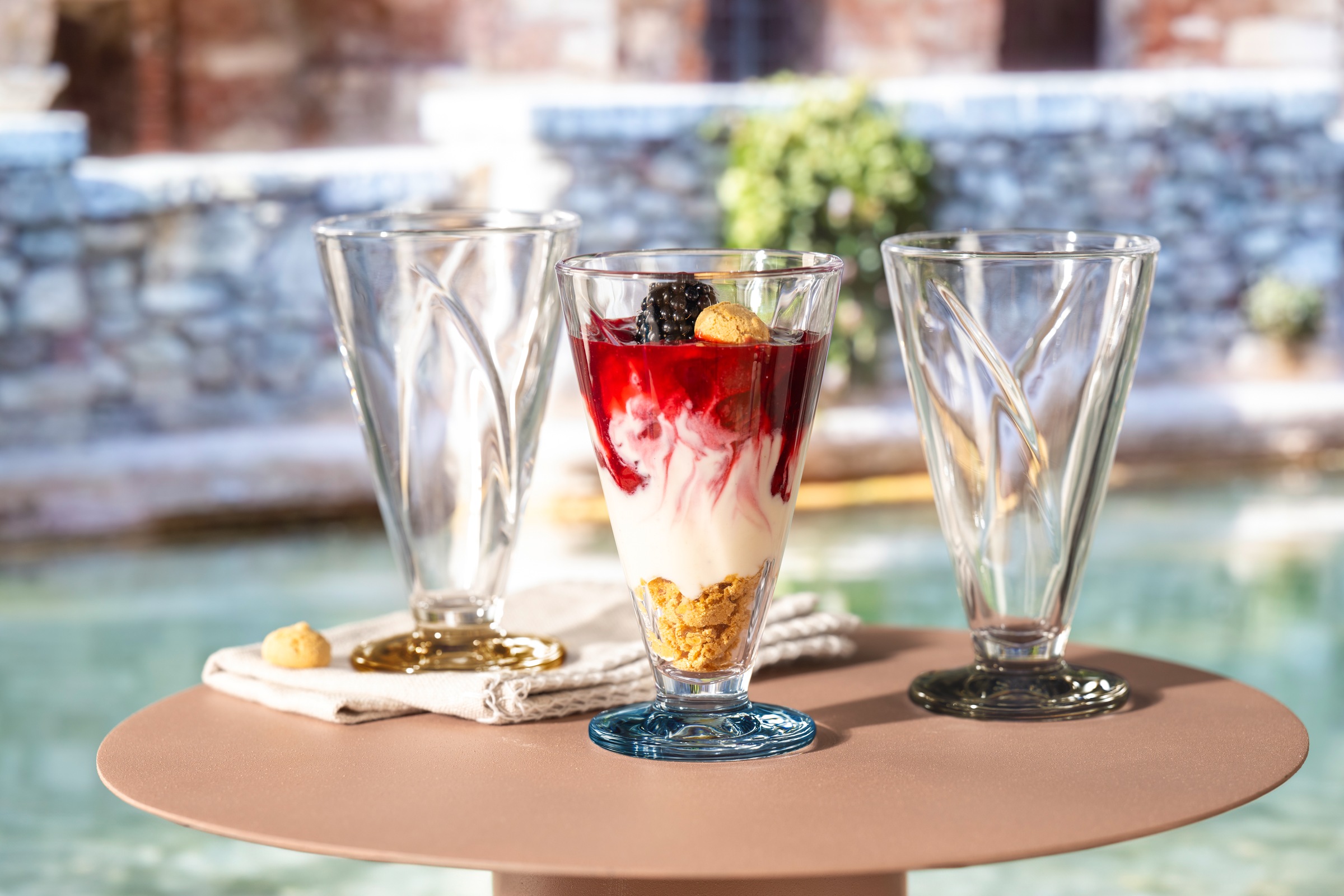 LEONARDO Eisschale »CONO, Eisbecher aus Glas, 360 ml, farbig, 6er-Set«, 6 tlg., aus Glas, spülmaschinengeeignet