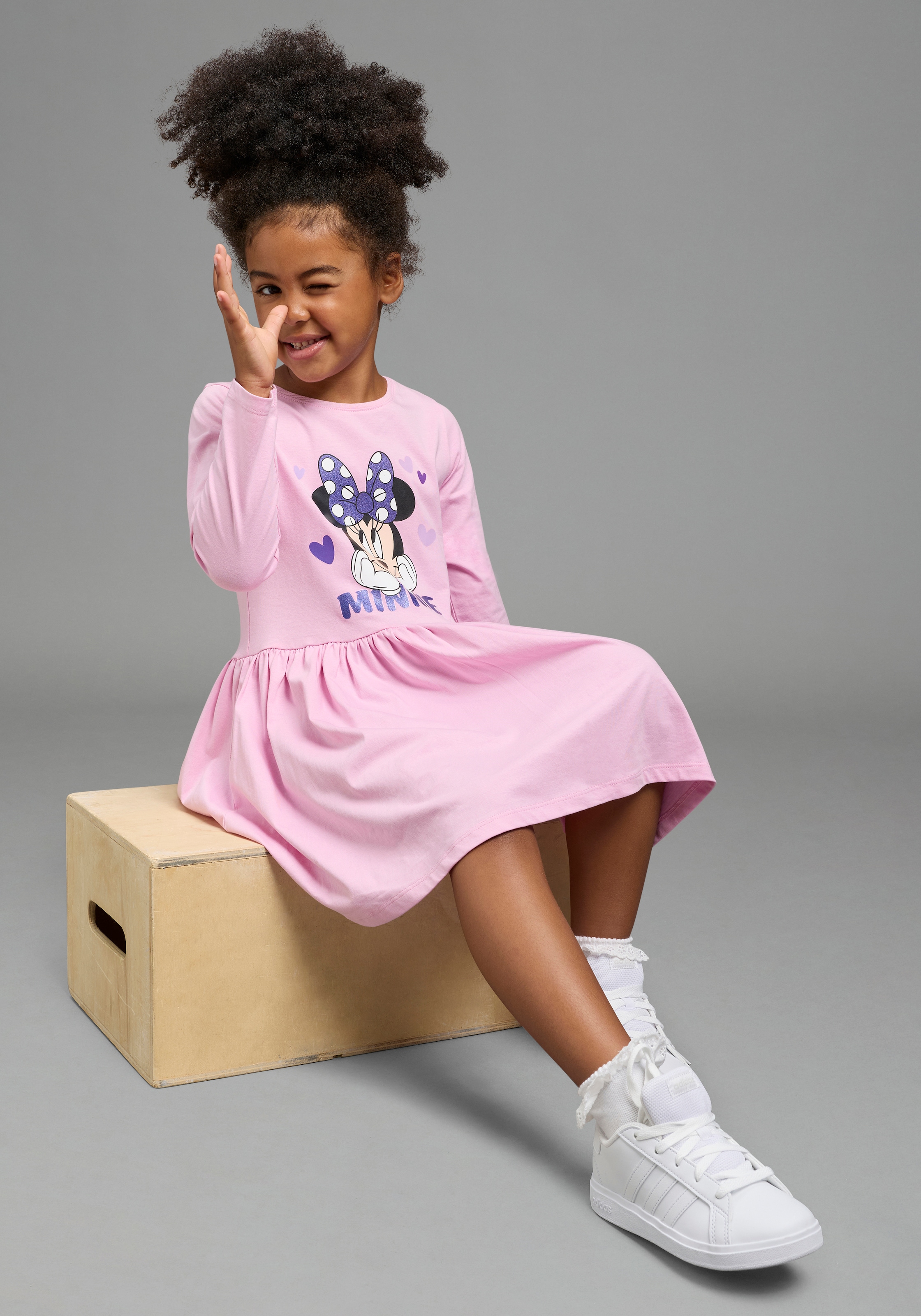 KIDSWORLD Jerseykleid »MINNIE MOUSE Kleid, Disney« Disney Jerseykleid, mit Rundhalsausschnitt, bedruckt, mit Glitzerdruck