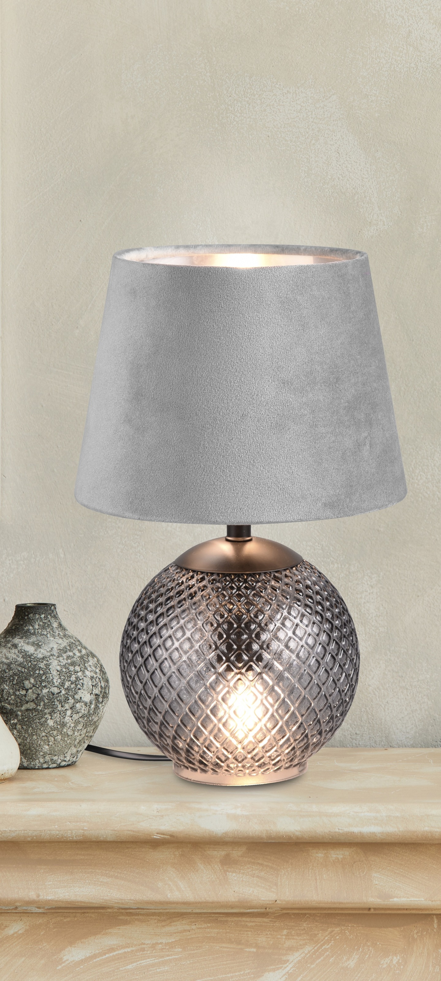 REALITY Leuchten Schreibtischlampe »JONNA, Tischlampe mit beleuchtetem Glasfuß und Samt Schirm exkl 2xE14«, 2 flammig, Leuchtmittel E14 | Leuchtmittel wechselbar, Leuchtmittel wechselbar max 10W, Schnurschalter Höhe 29cm Ø 18cm
