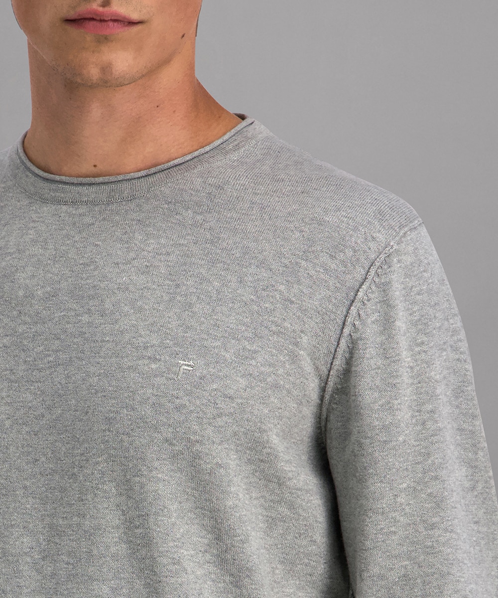Pioneer Authentic Jeans Rundhalspullover, Ausschnitt mit Rollkante, Außennähte