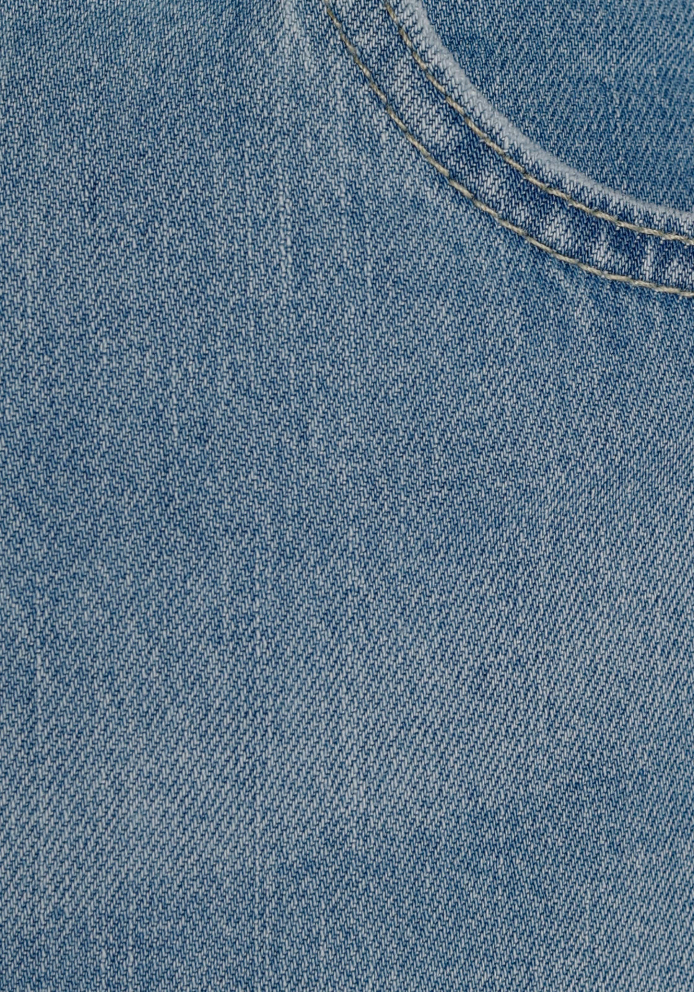 Levi's® Plus Tapered-fit-Jeans »502 TAPER B&T«, mit Stretch