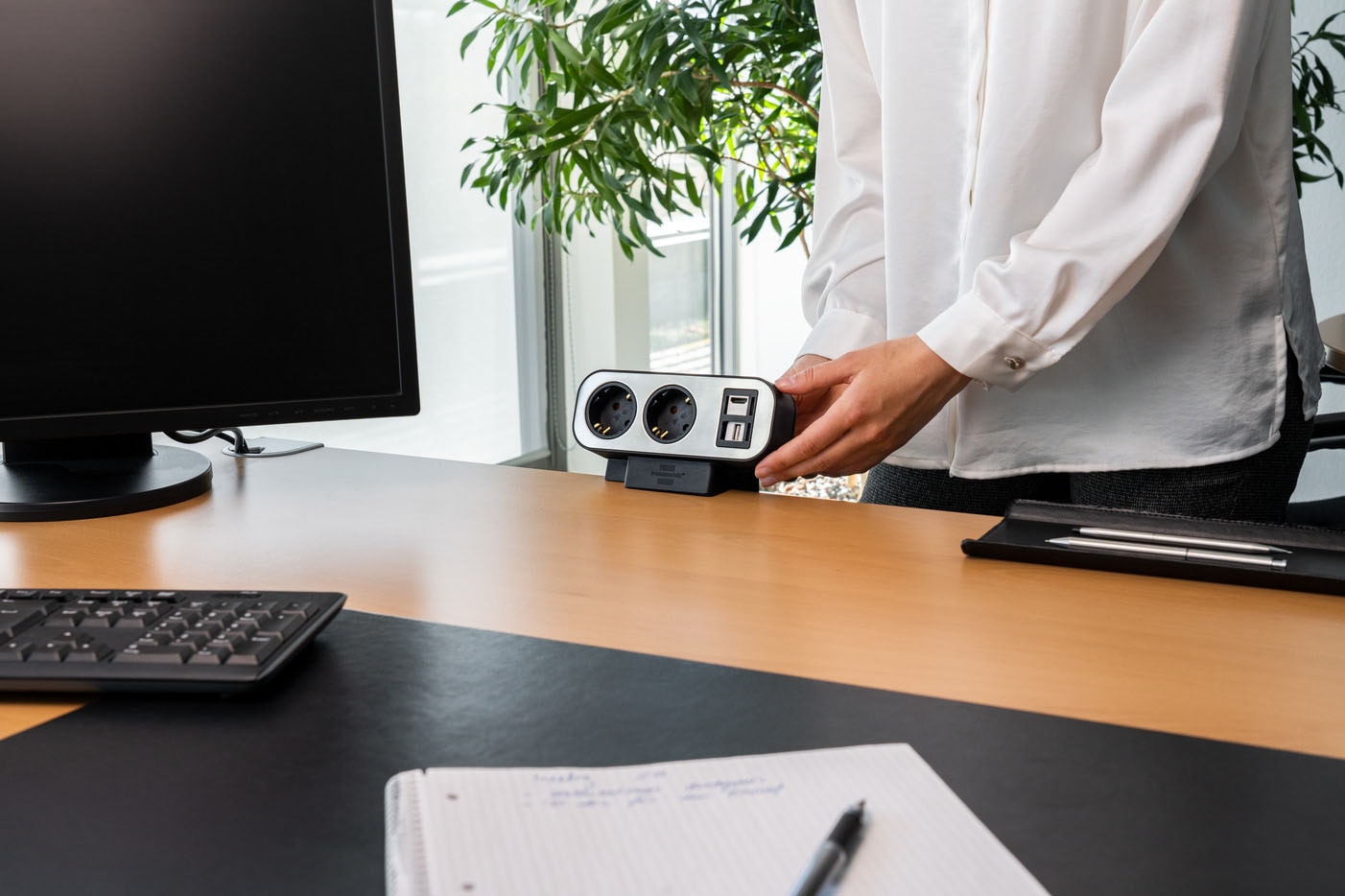 Brennenstuhl Steckdosenleiste »Duplex Tischsteckdosenleiste, 2x Keystone Module, 10x Schutzkontakt« (Ein- / Ausschalter )