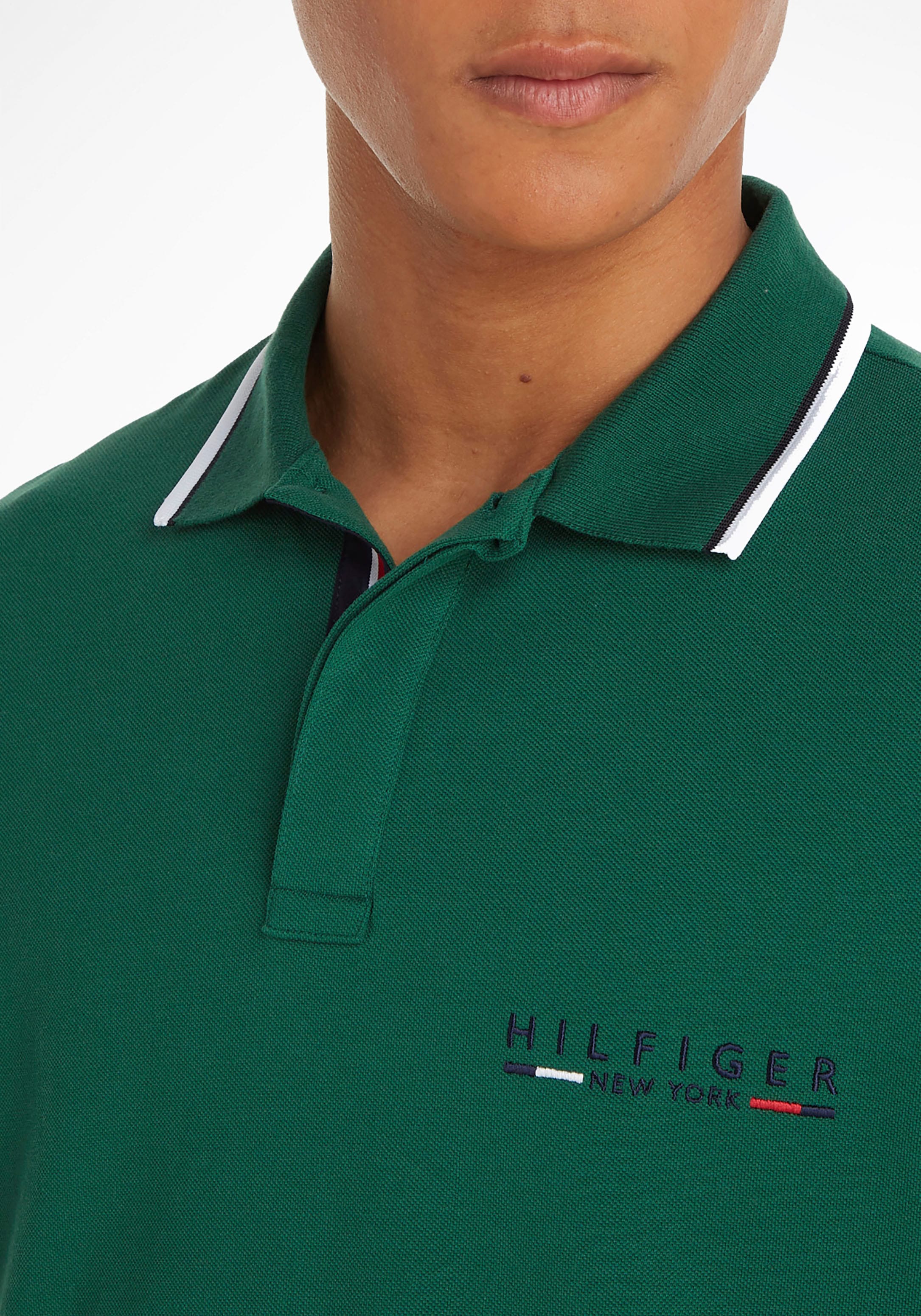 Tommy Hilfiger Poloshirt »BRAND LOVE LOGO REG POLO«, mit Logotape am Kragen  online bei