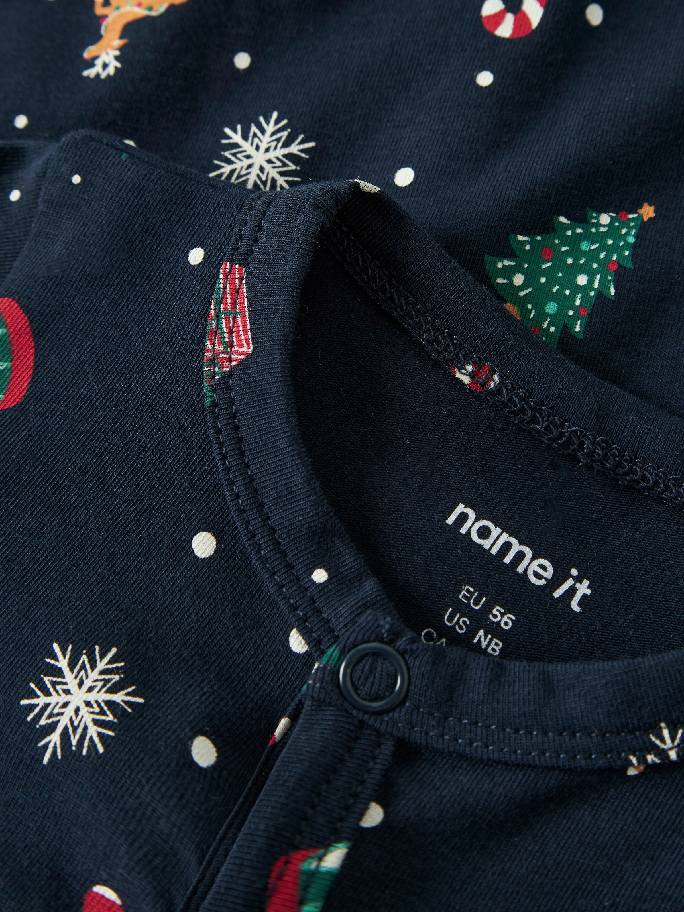 Name It Strampler »NBNVISMAS LS NIGHTSUIT« mit Weihnachtsmotiv