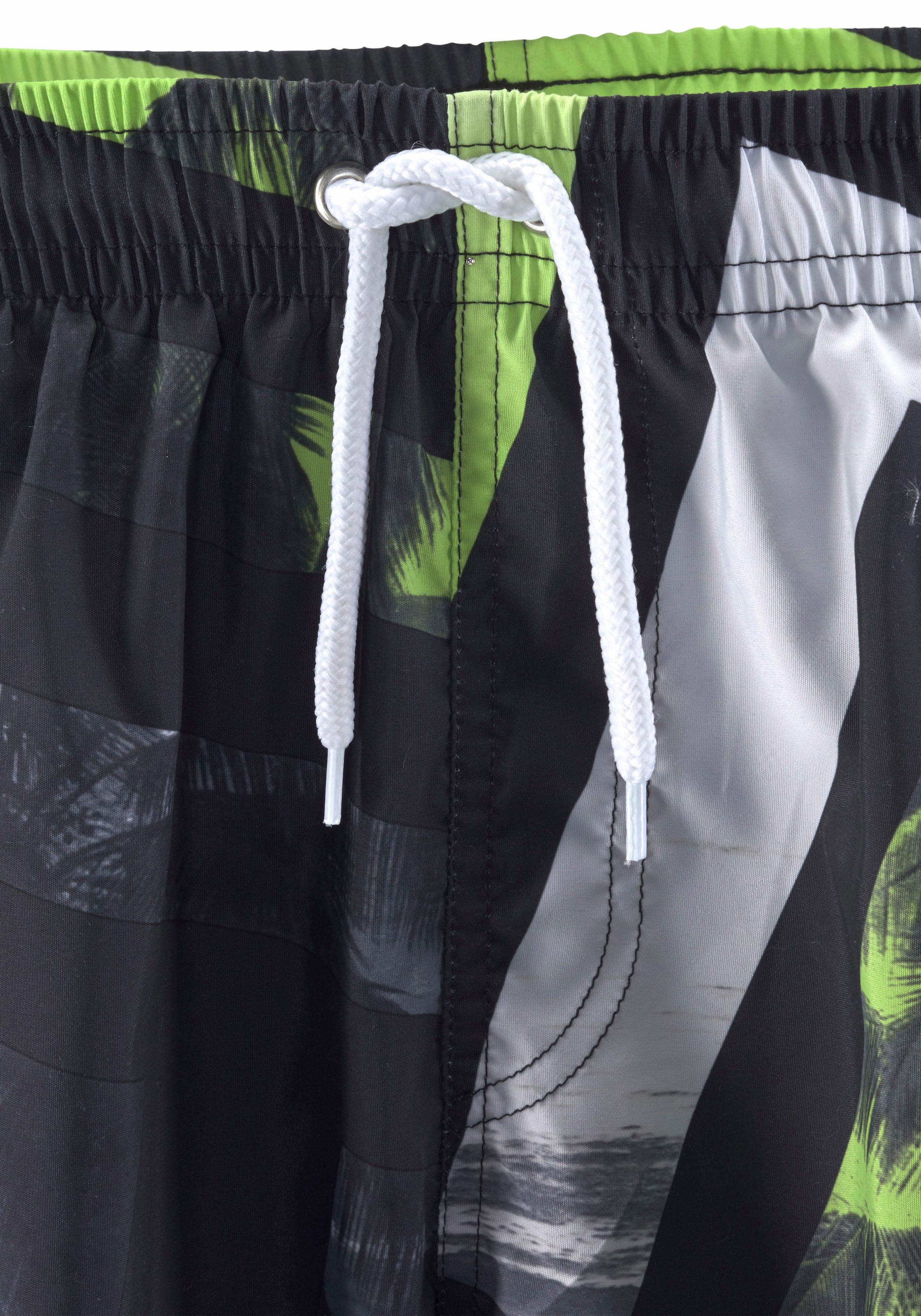 2. Bild von Buffalo Badeshorts, mit Fotoprint und Streifen