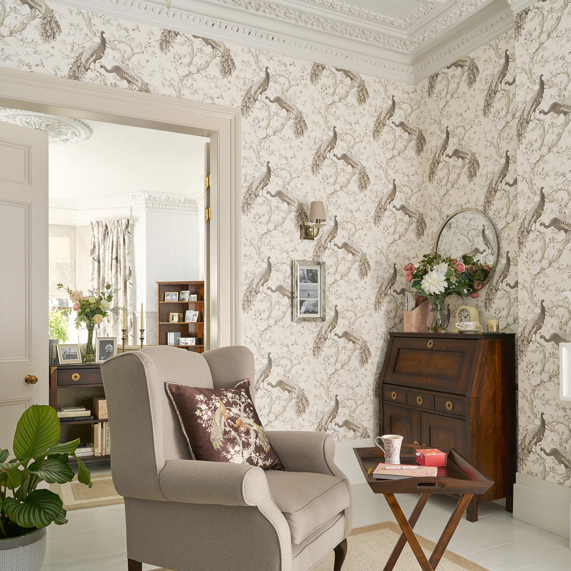 LAURA ASHLEY Vliestapete »Belvedere« FSC® zertifiziert, mit lebhaftem Druck, 10 Meter Länge