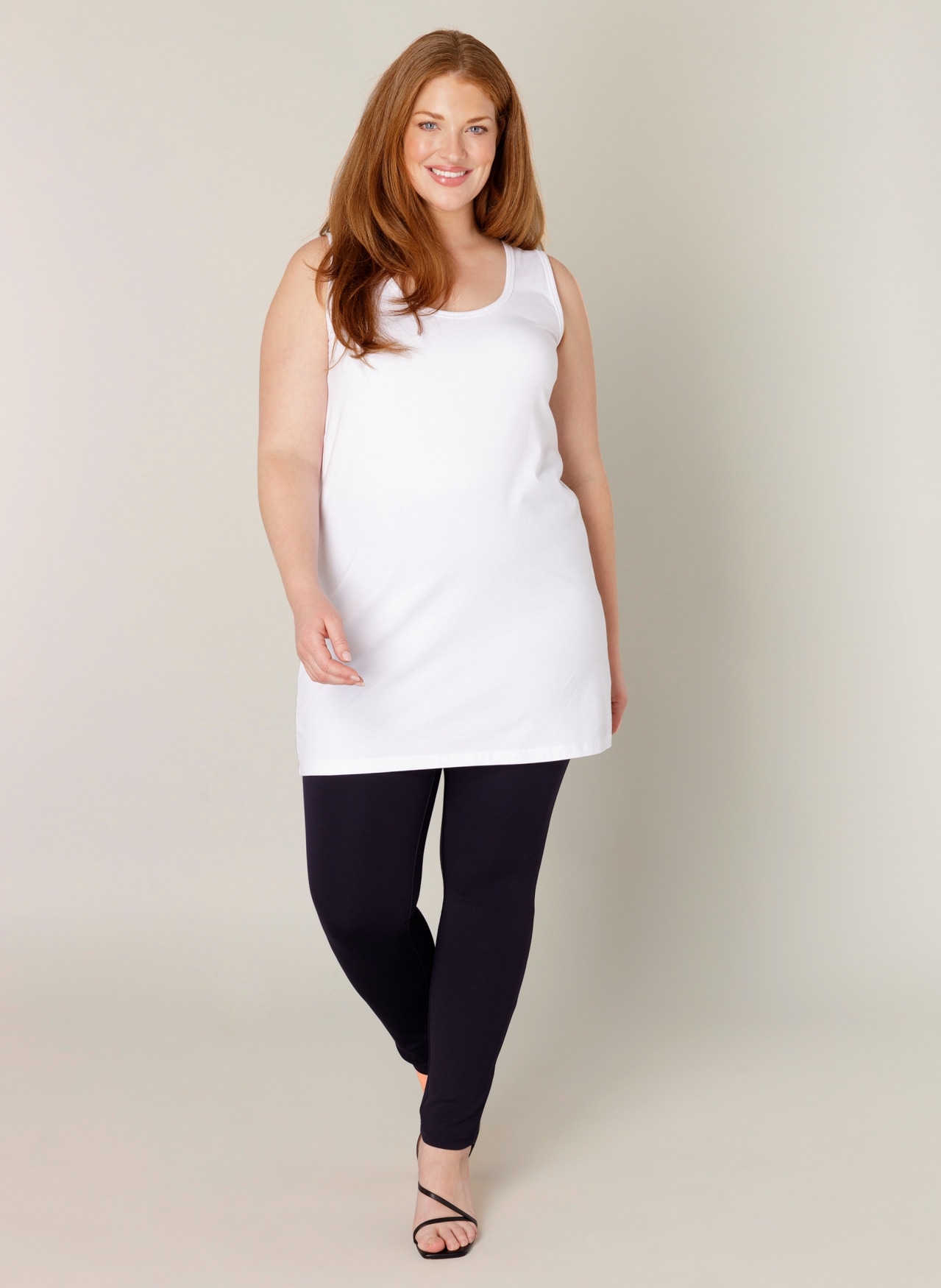 Base Level Curvy Trägertop Hüftbedeckender Schnitt mit Schlitzen am Saum